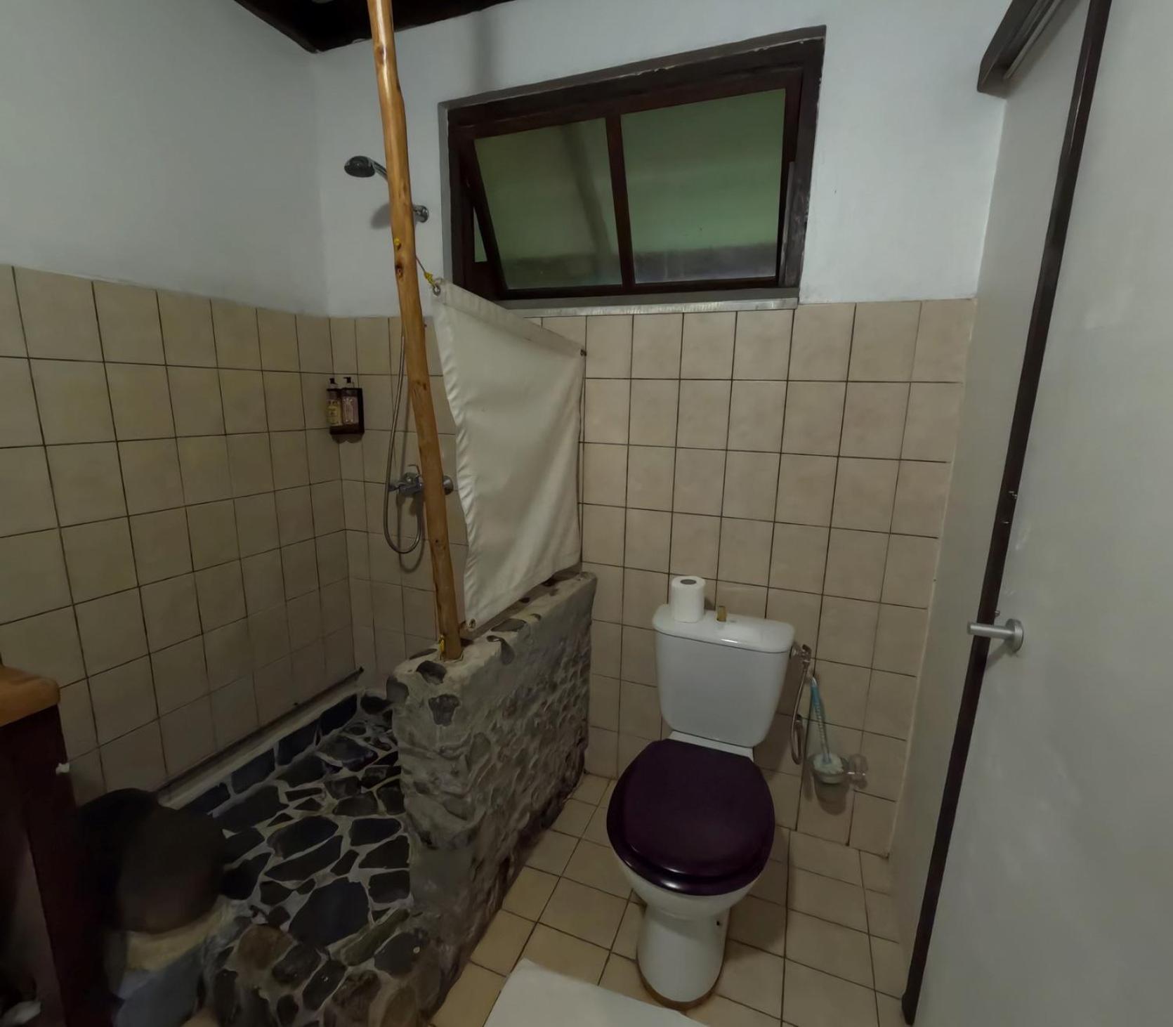 Family Room Private Bathroom