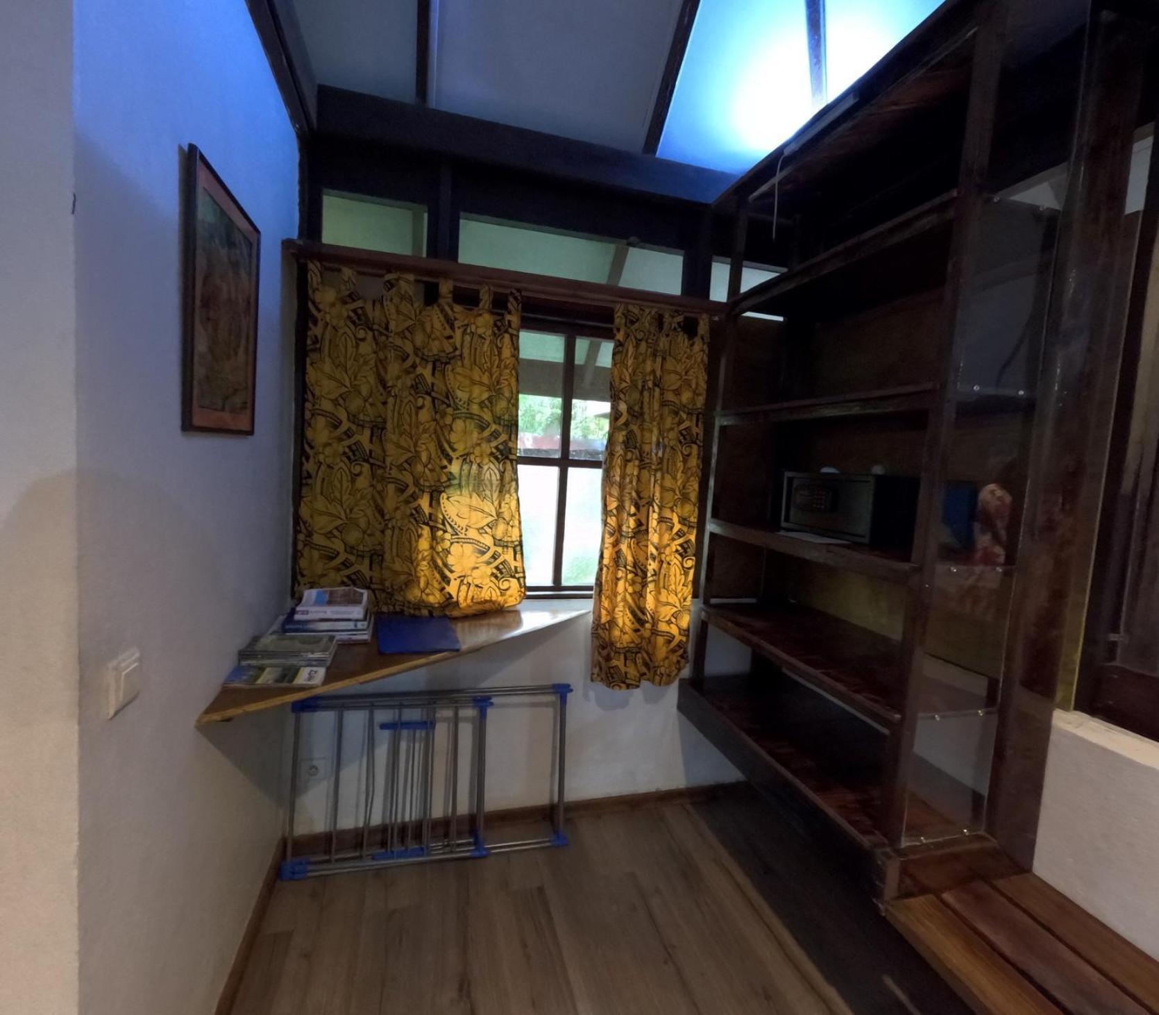 Family Room Private Bathroom