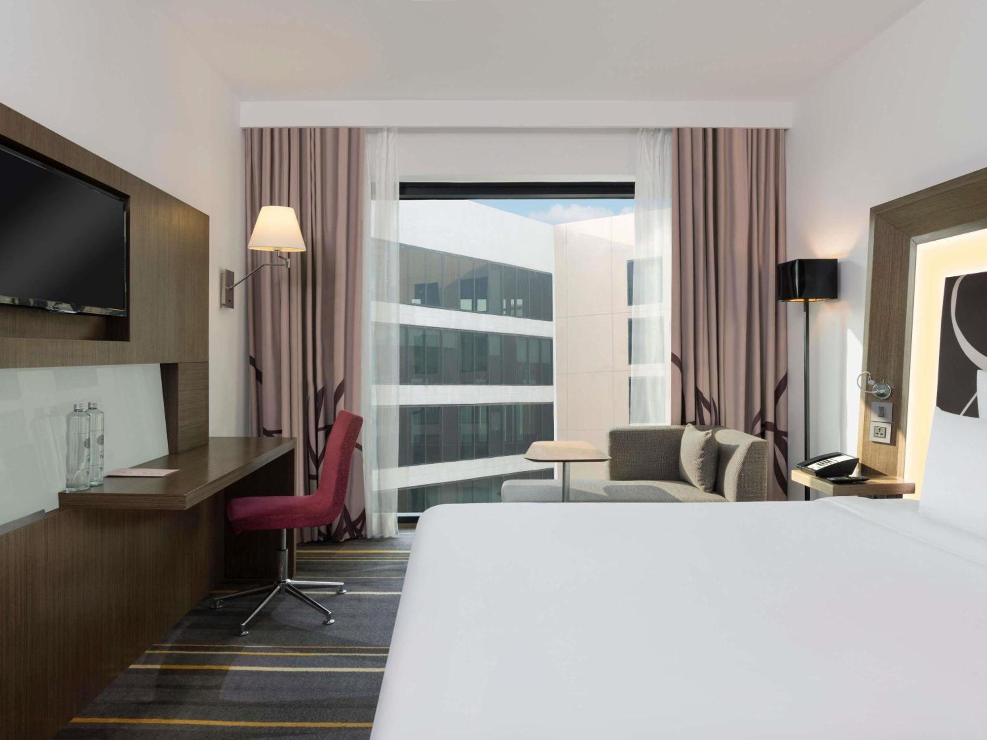 Superior King Room Lounge Access Cocktail Hours on F&B Laundry