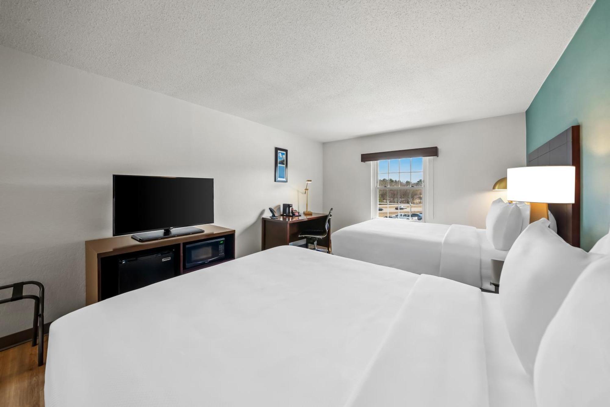 Queen Room with Two Queen Beds - Non-Smoking