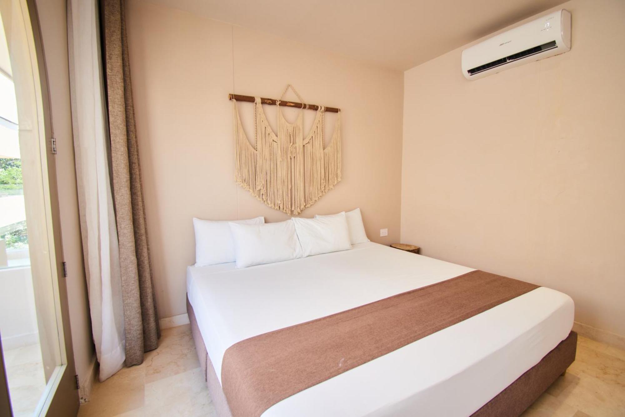 Double Room,1765440660:JPEG