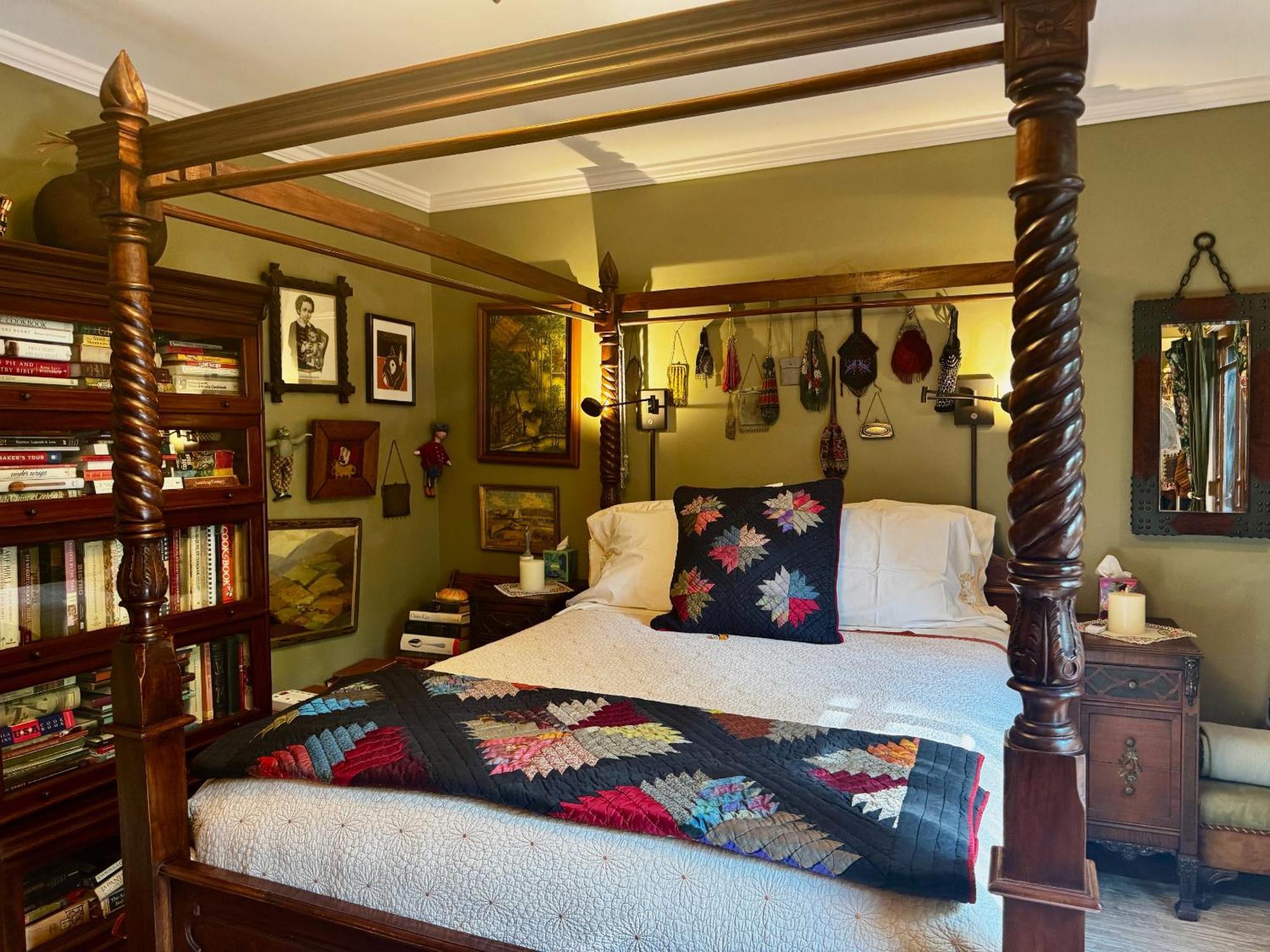 Queen Room Garden View