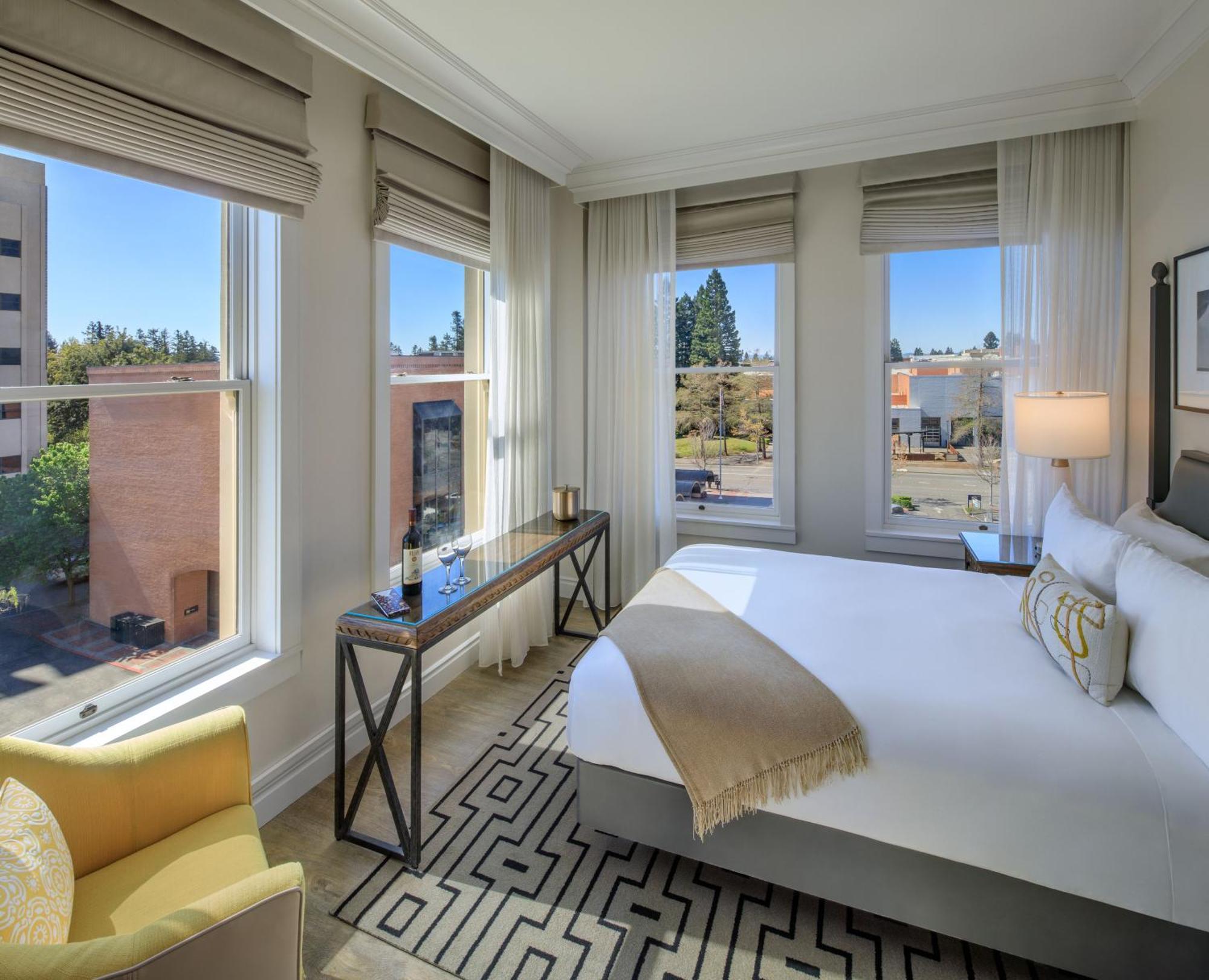 Deluxe Queen Room