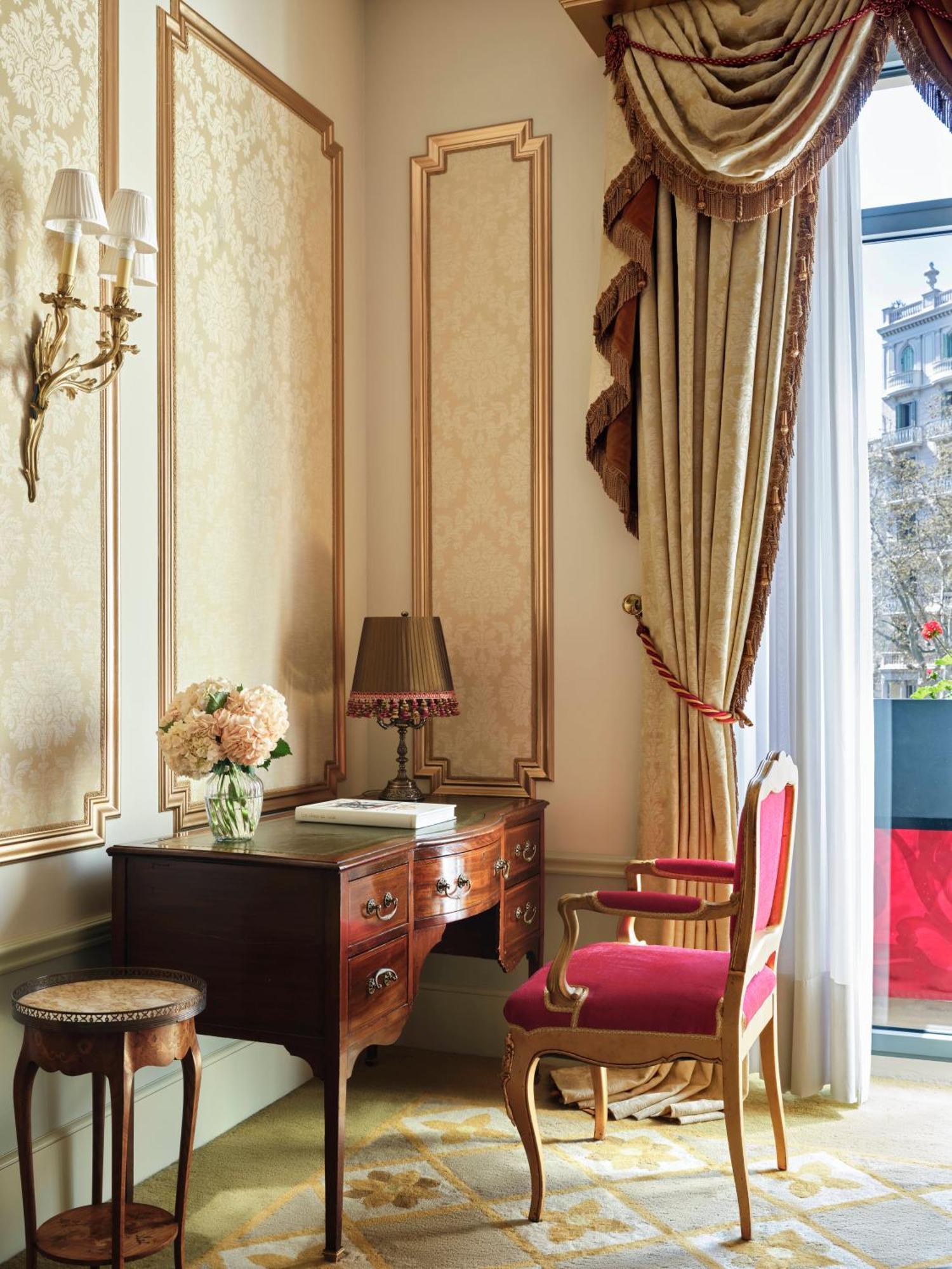 Grand Deluxe Double Room