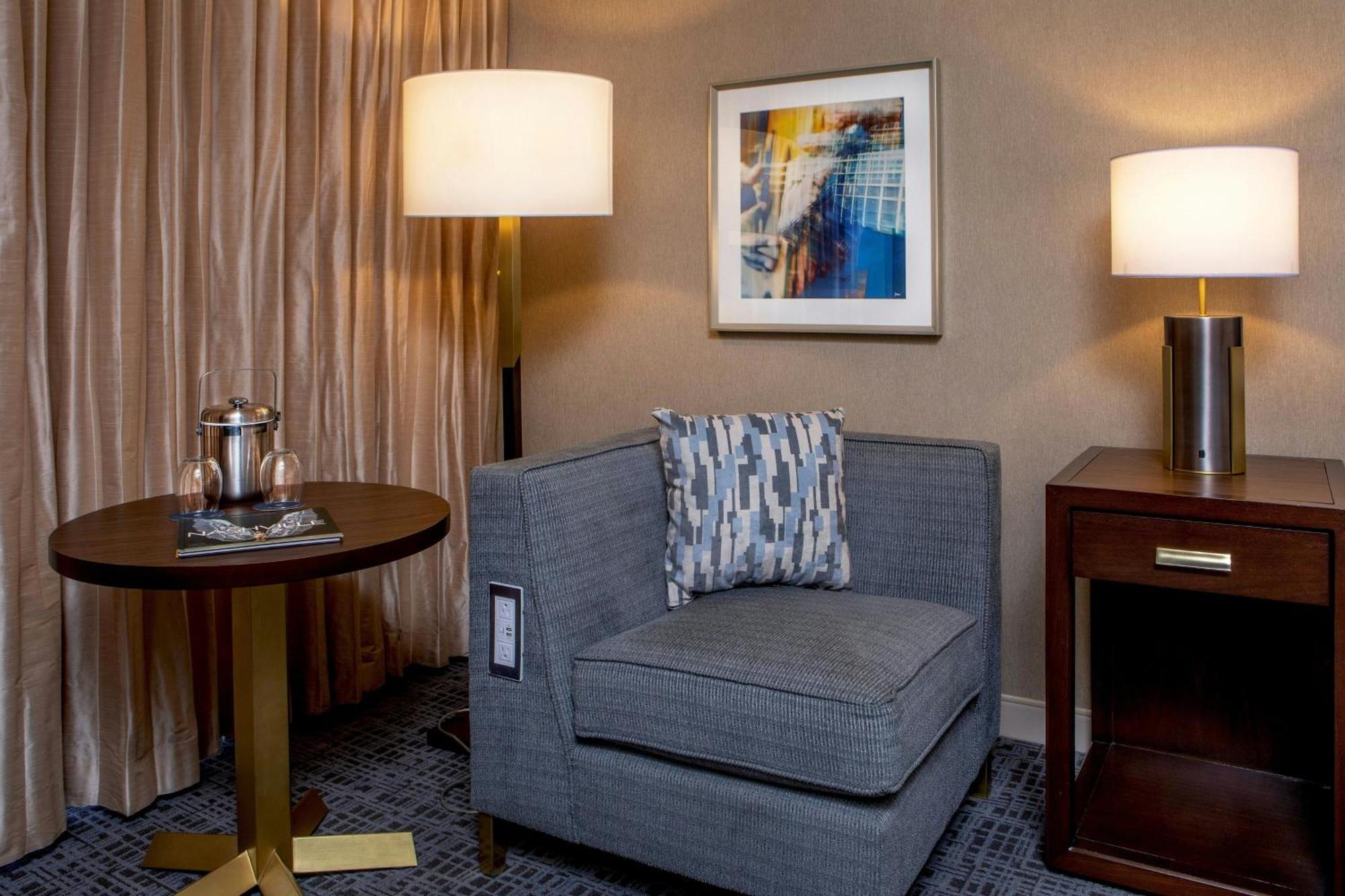 2 Queen Beds Guest Room