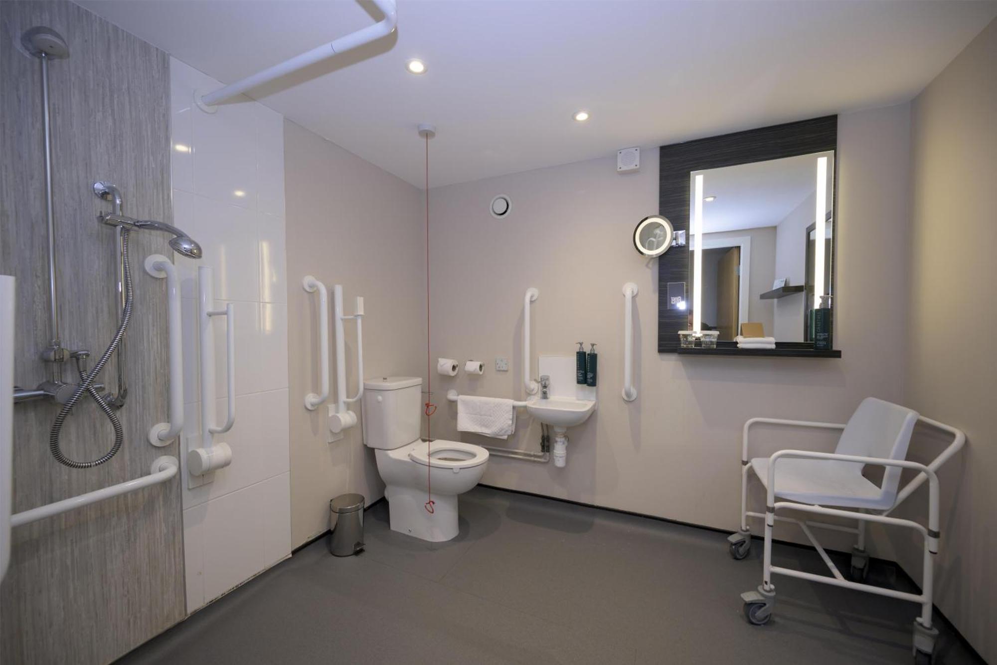 Queen Room Mobility Access