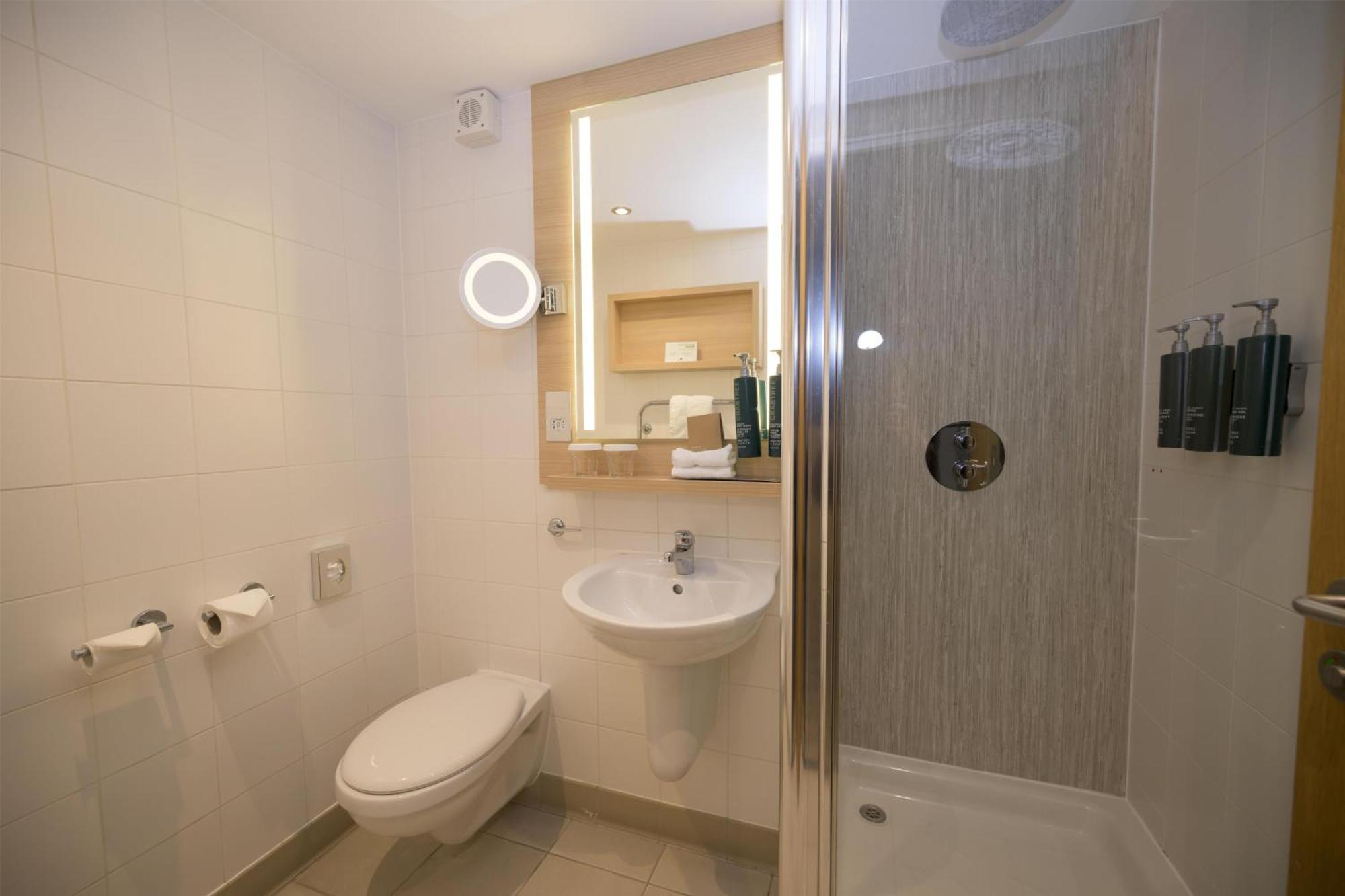 Queen Guest Room Pitch View