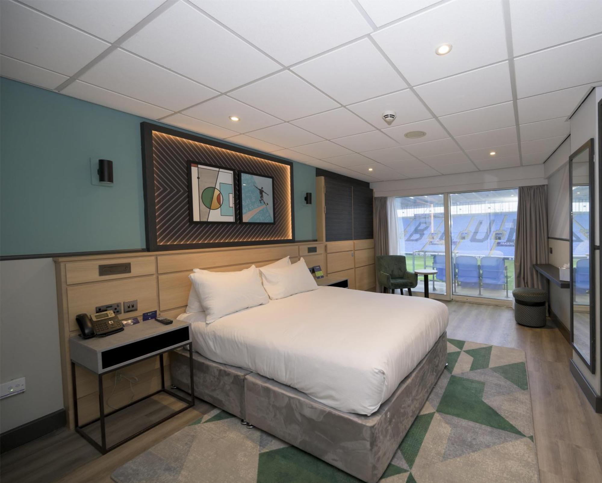 Queen Guest Room Pitch View