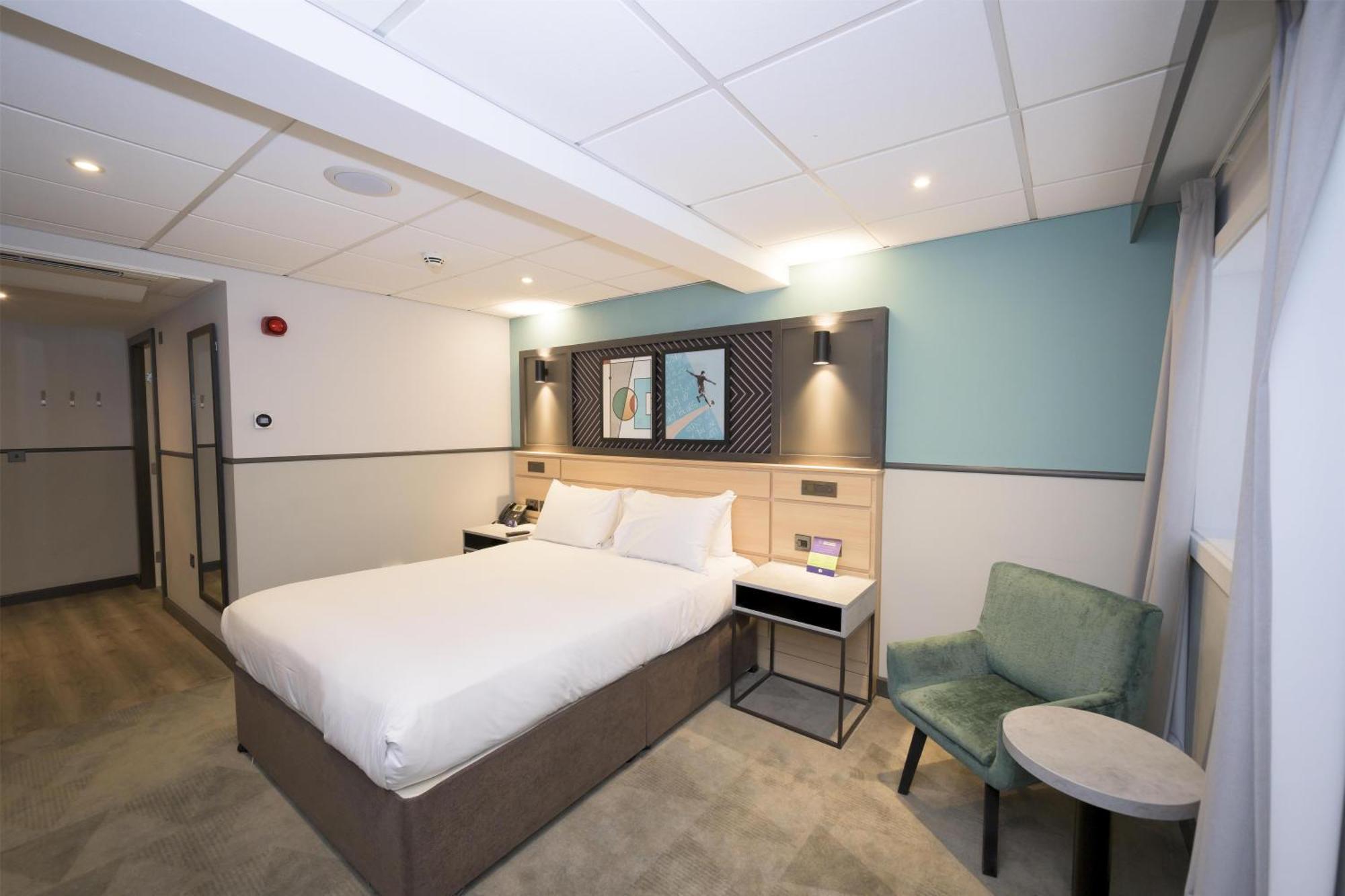 Deluxe Queen Room