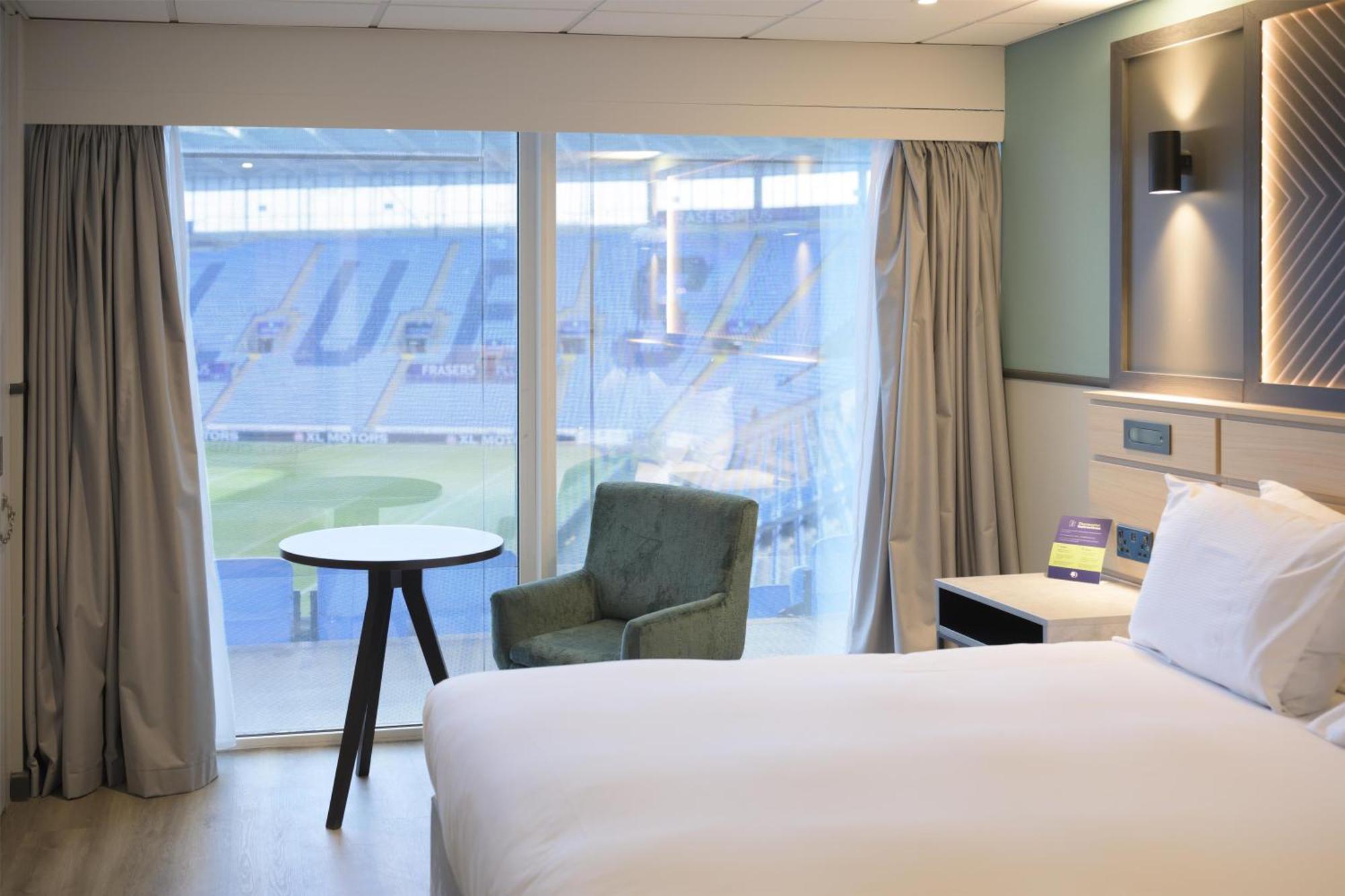 Queen Room Mobility Access