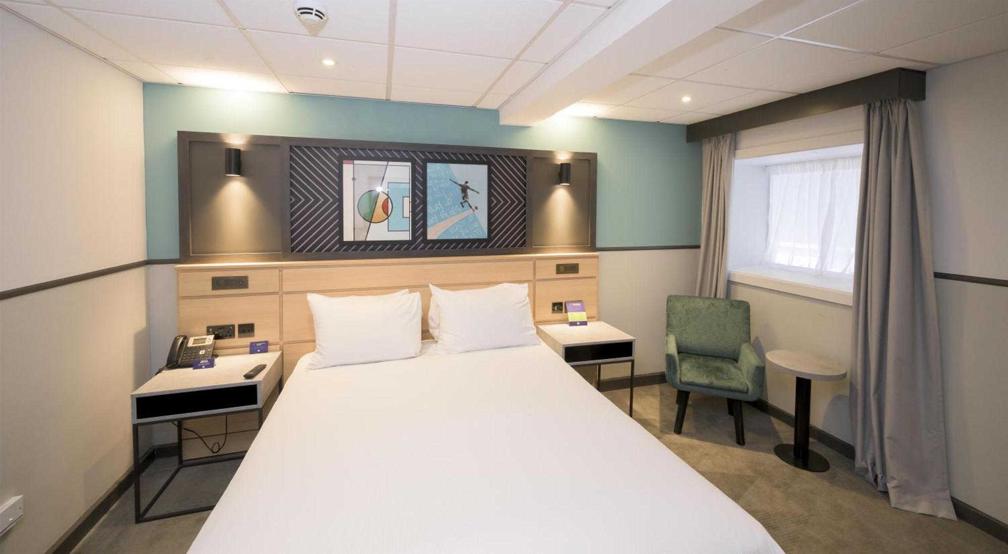 Deluxe Queen Room