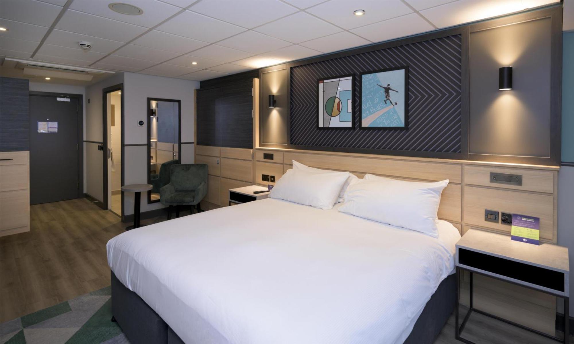 King Guest Room Pitch View