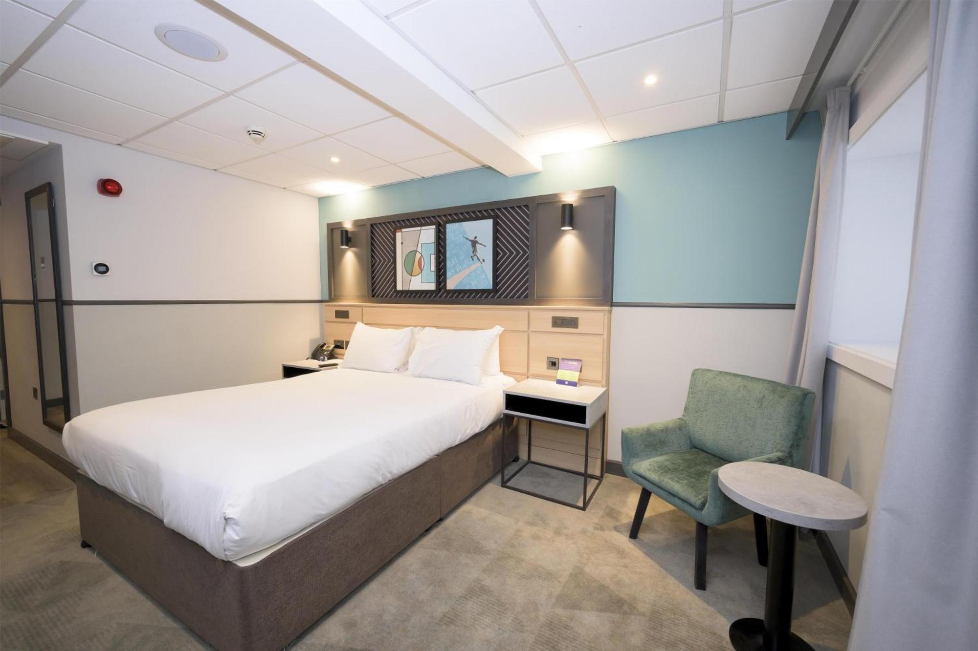 Deluxe Queen Room