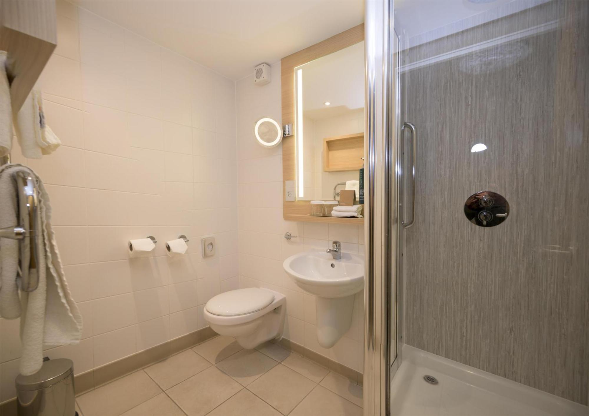 King Guest Room Pitch View