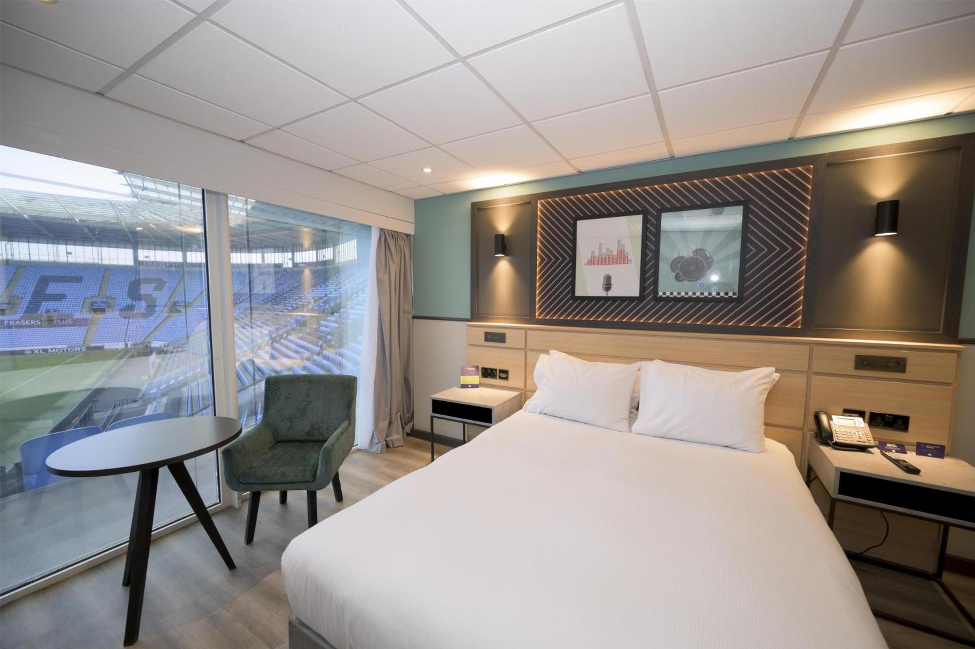 Queen Room Mobility Access