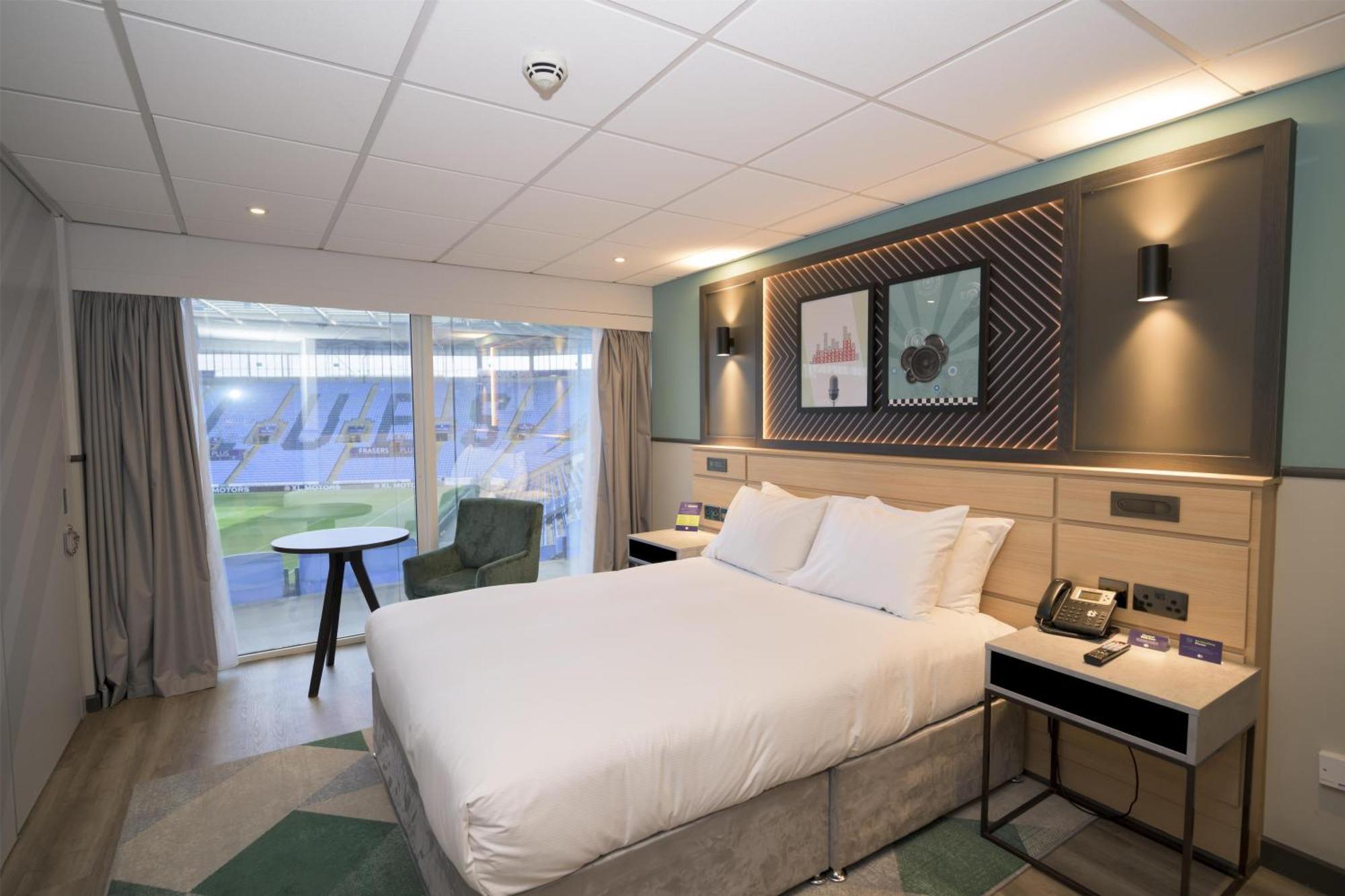 Queen Room Mobility Access