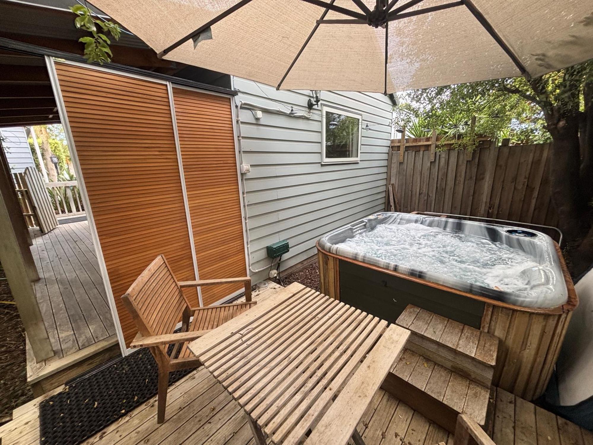 Studio Spa Bath