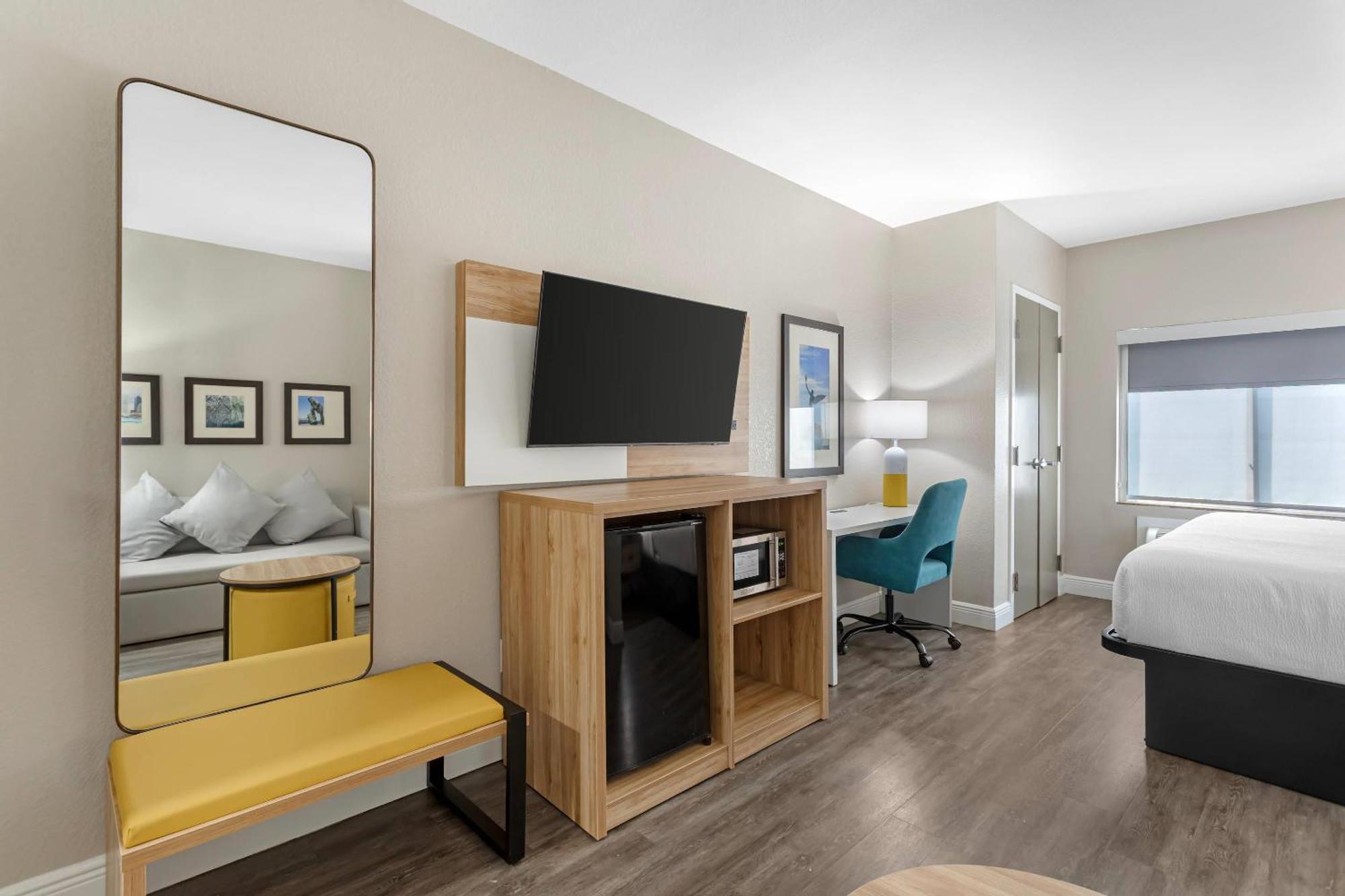One Room Suite Non Smoking