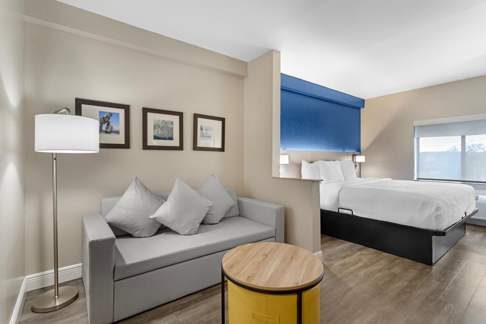 One Room Suite Non Smoking