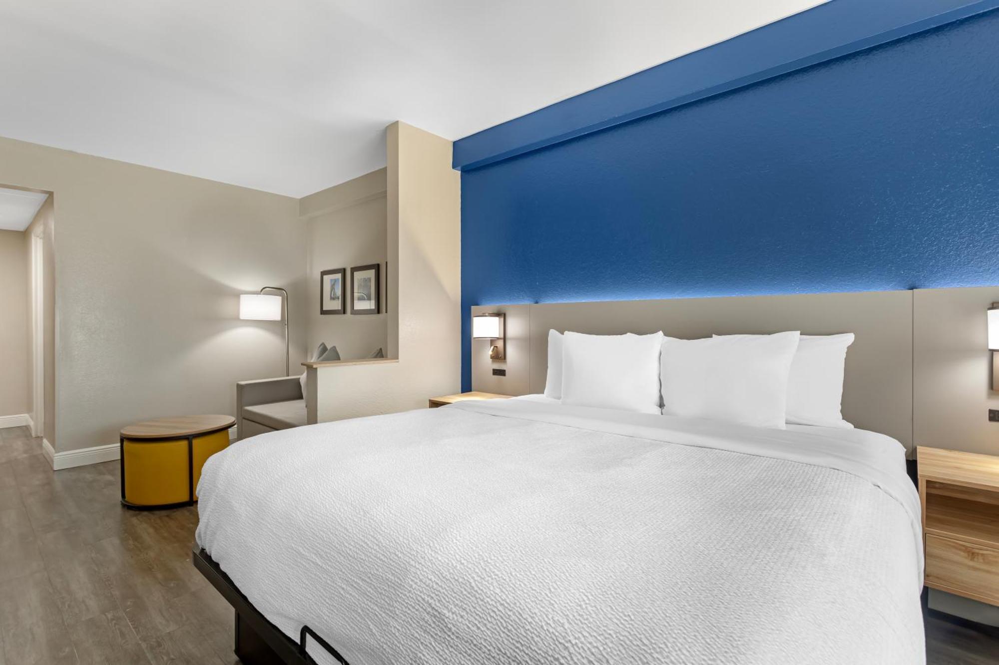 One Room Suite Non Smoking