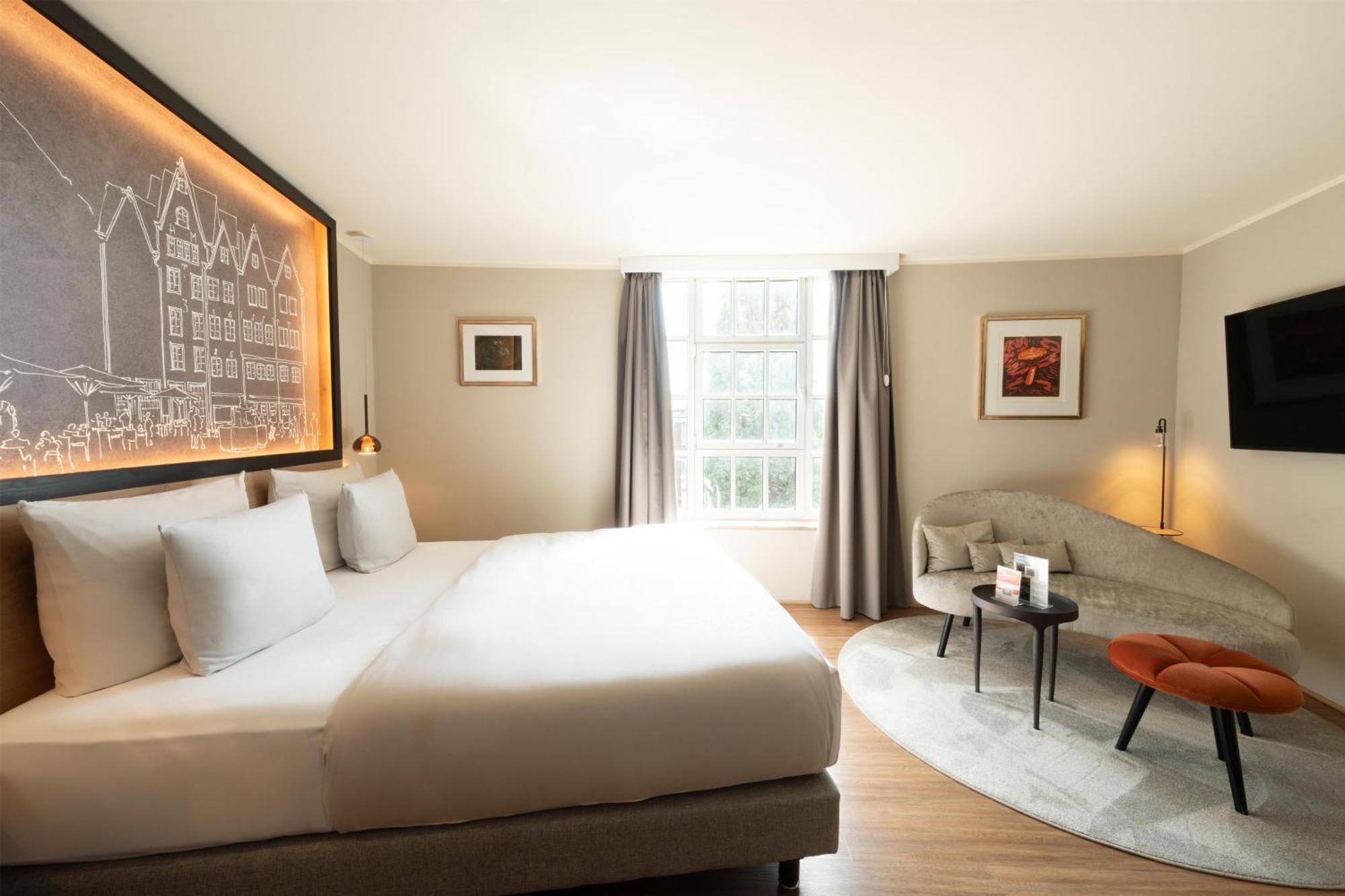 Standard Queen Room