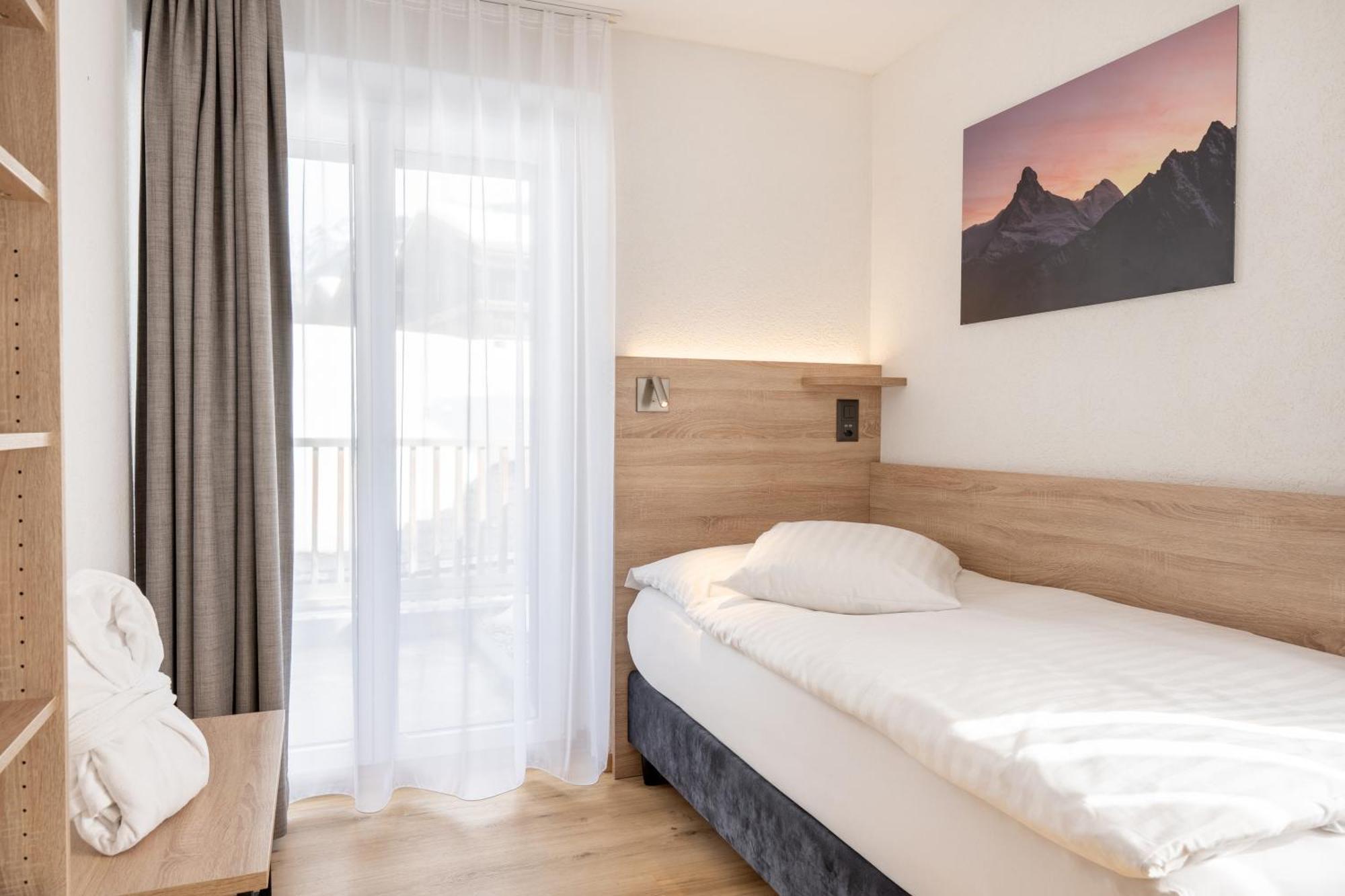 Single Room Mountain View