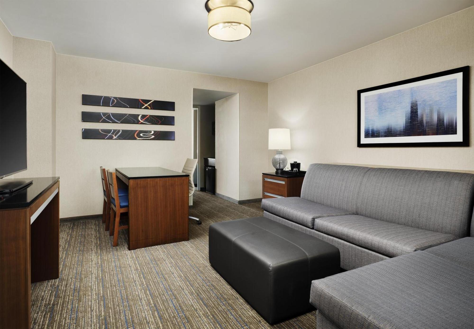 King Suite - High Floor/City View