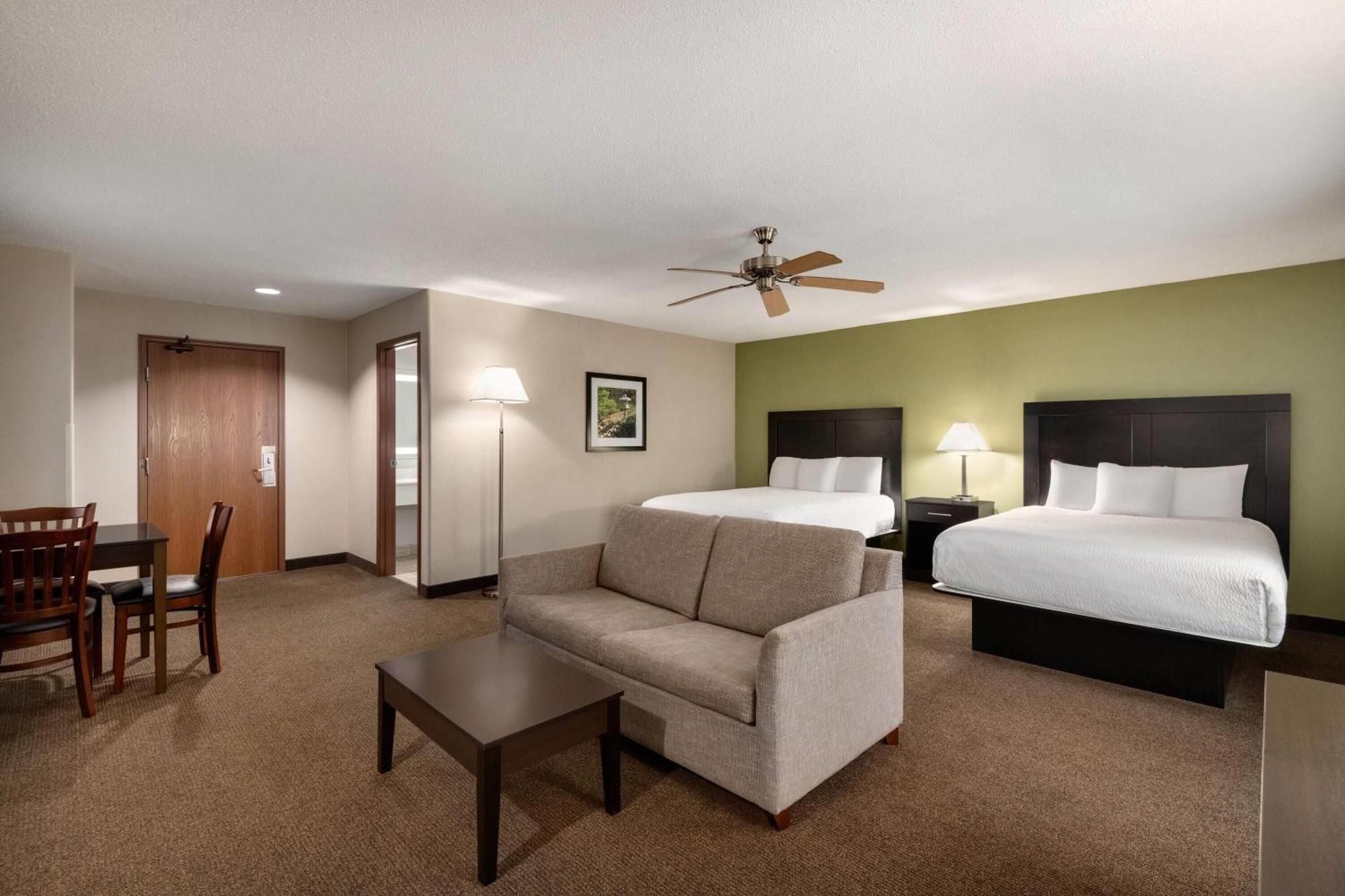 2 Queen Beds Studio Suite Non-Smoking