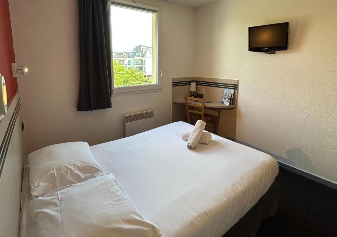 Double or Twin Room Garden View