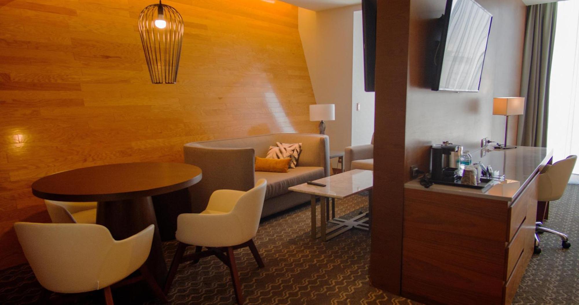 Junior King Suite Seating Area