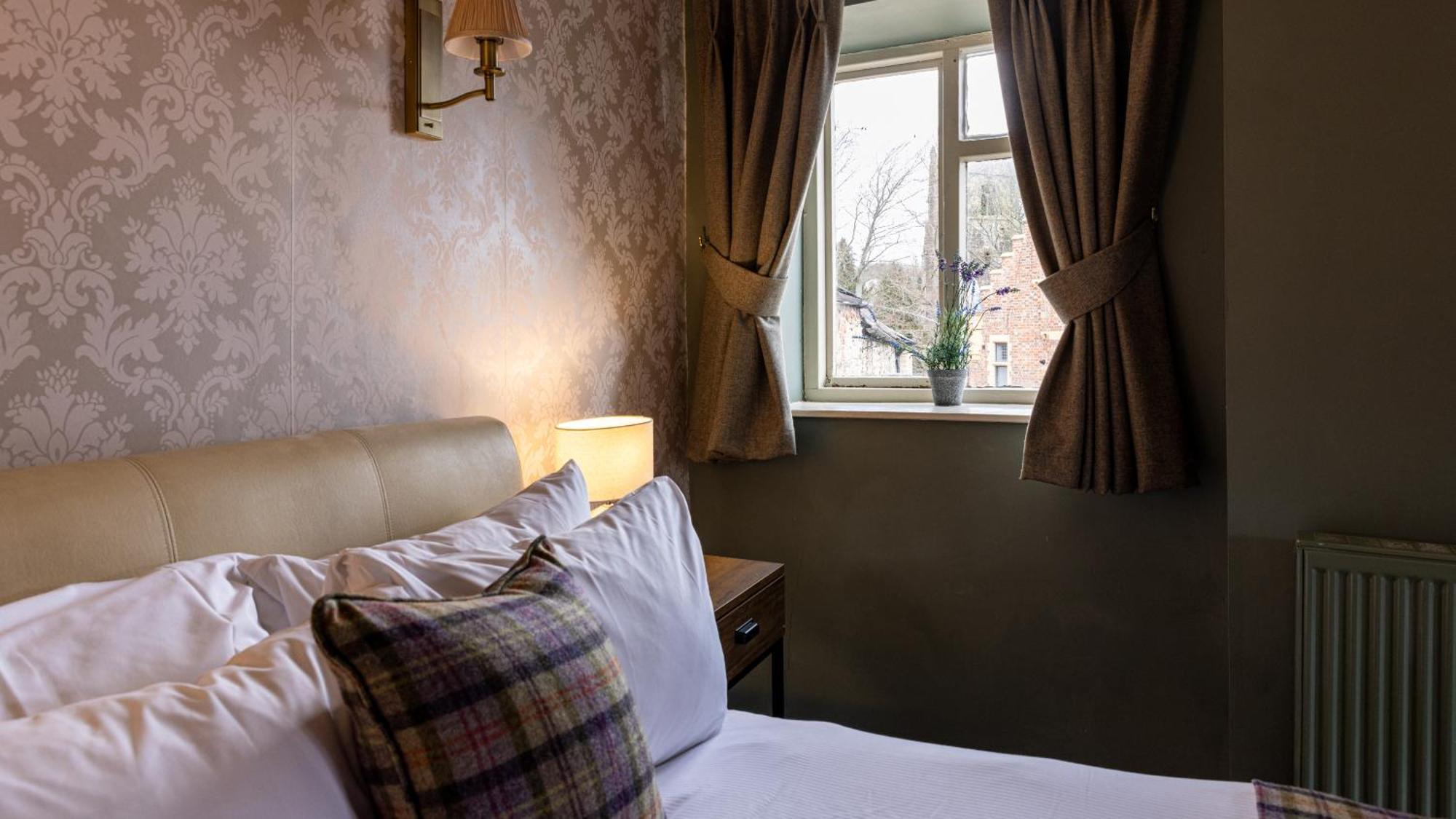 Double Room Private Bathroom