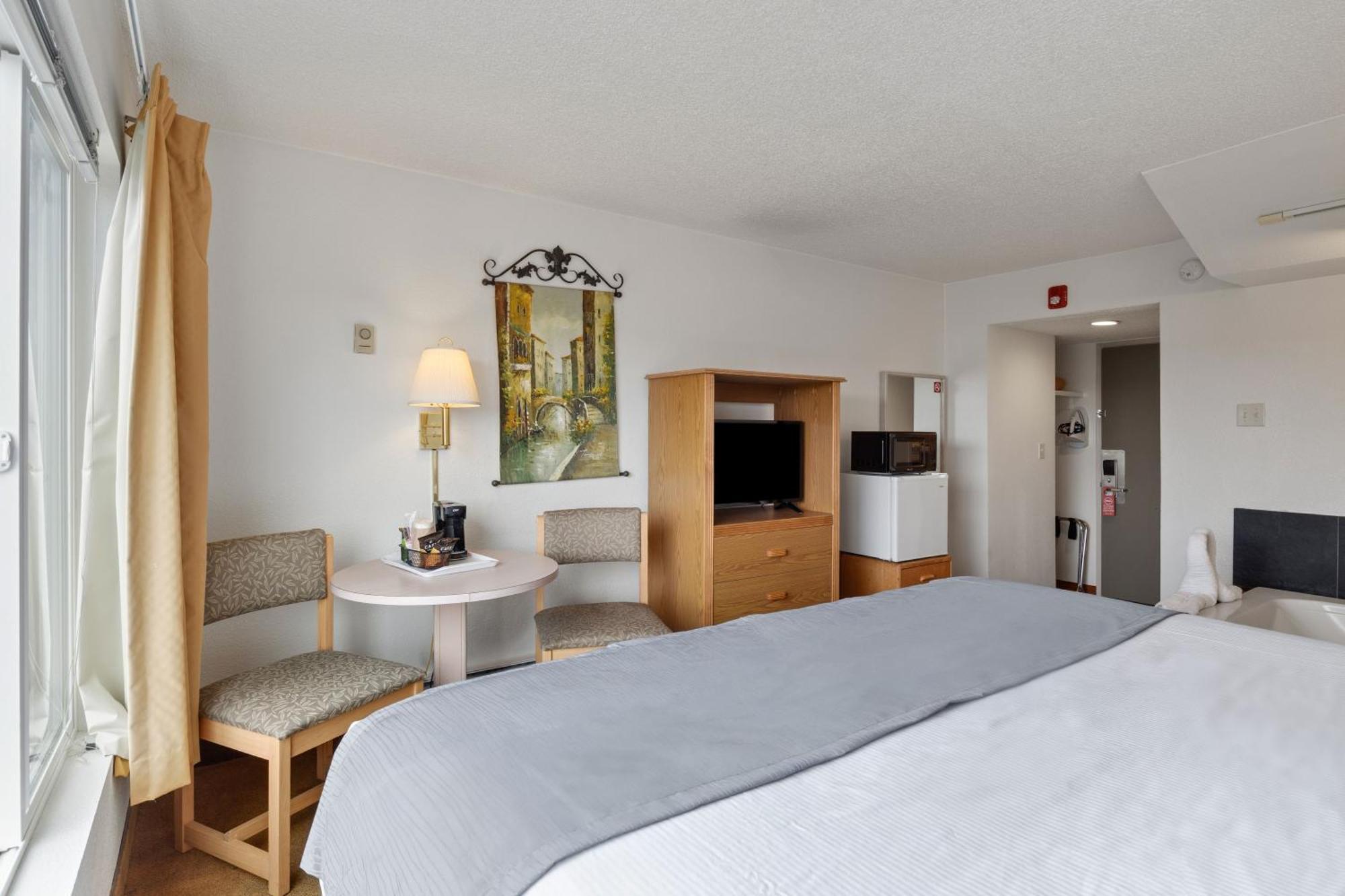 King Whirlpool Village View