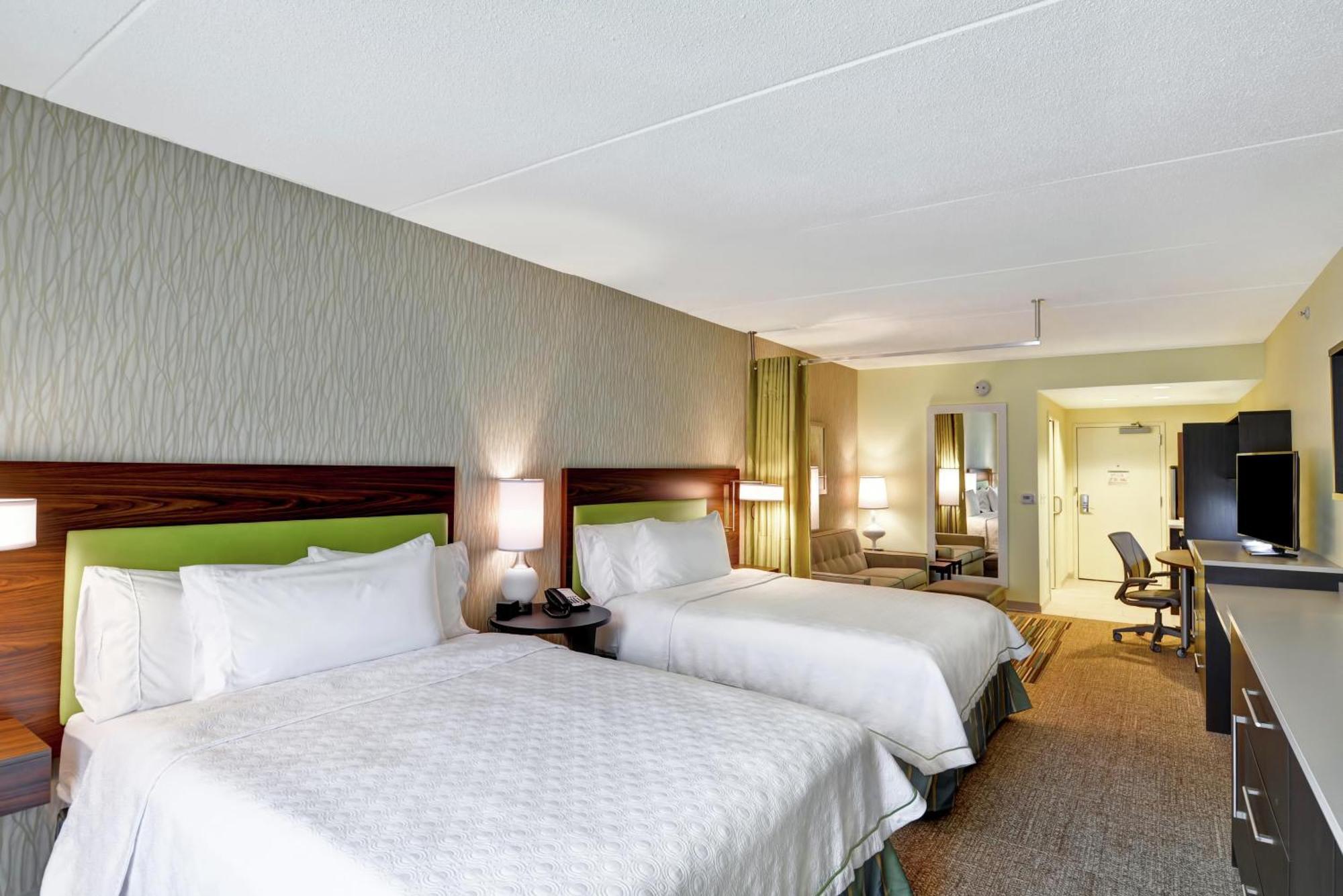 Queen Studio Suite with Two Queen Beds - Non-Smoking
