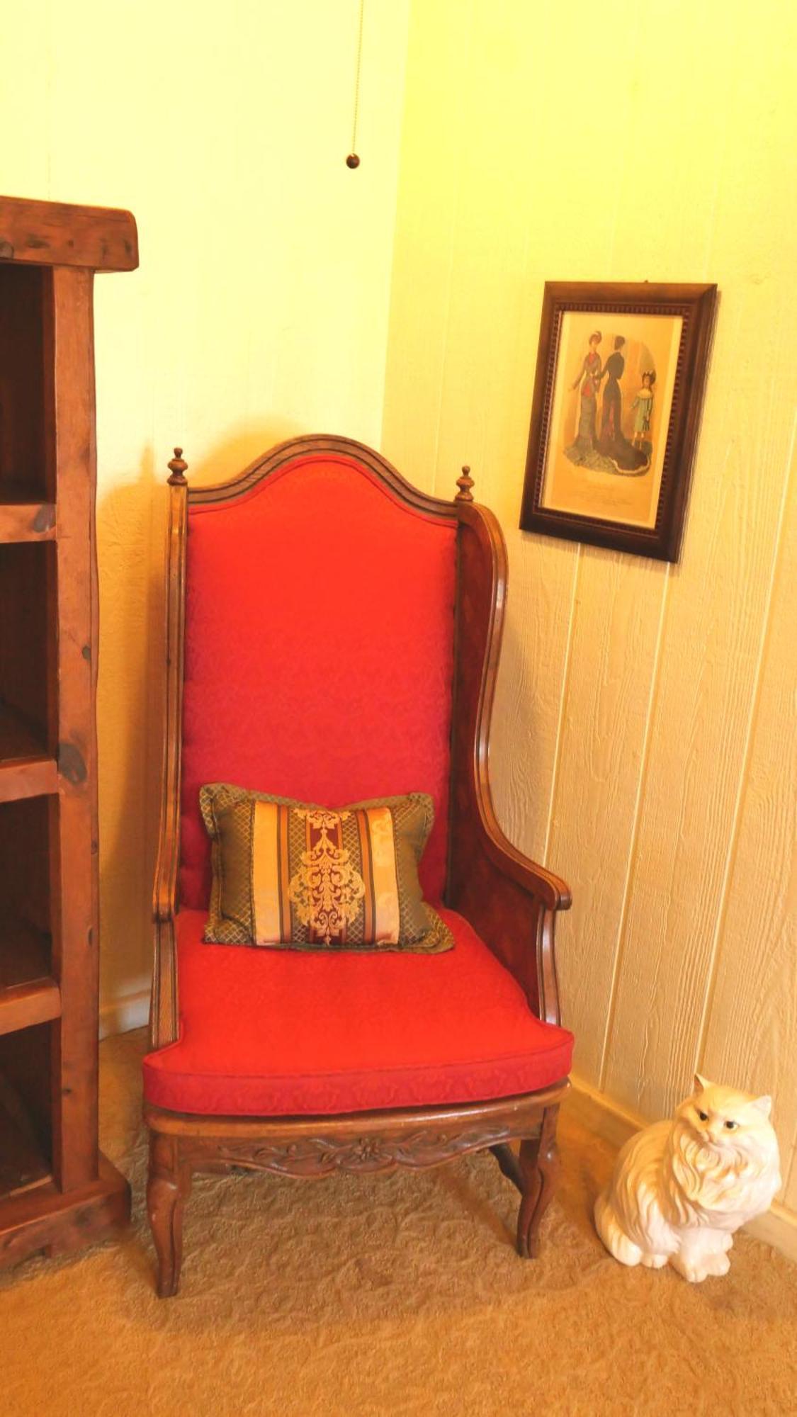 Deluxe Queen Suite