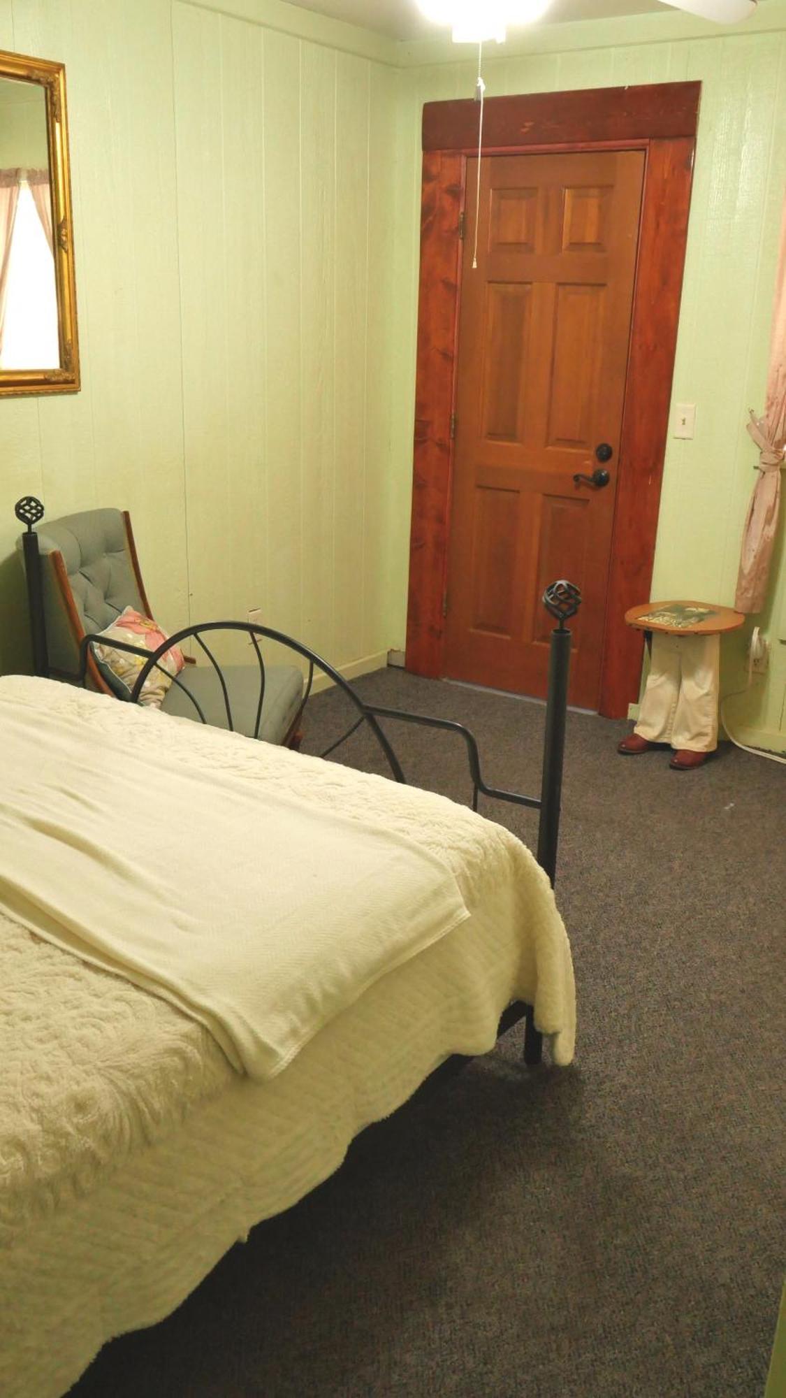 Deluxe King Suite
