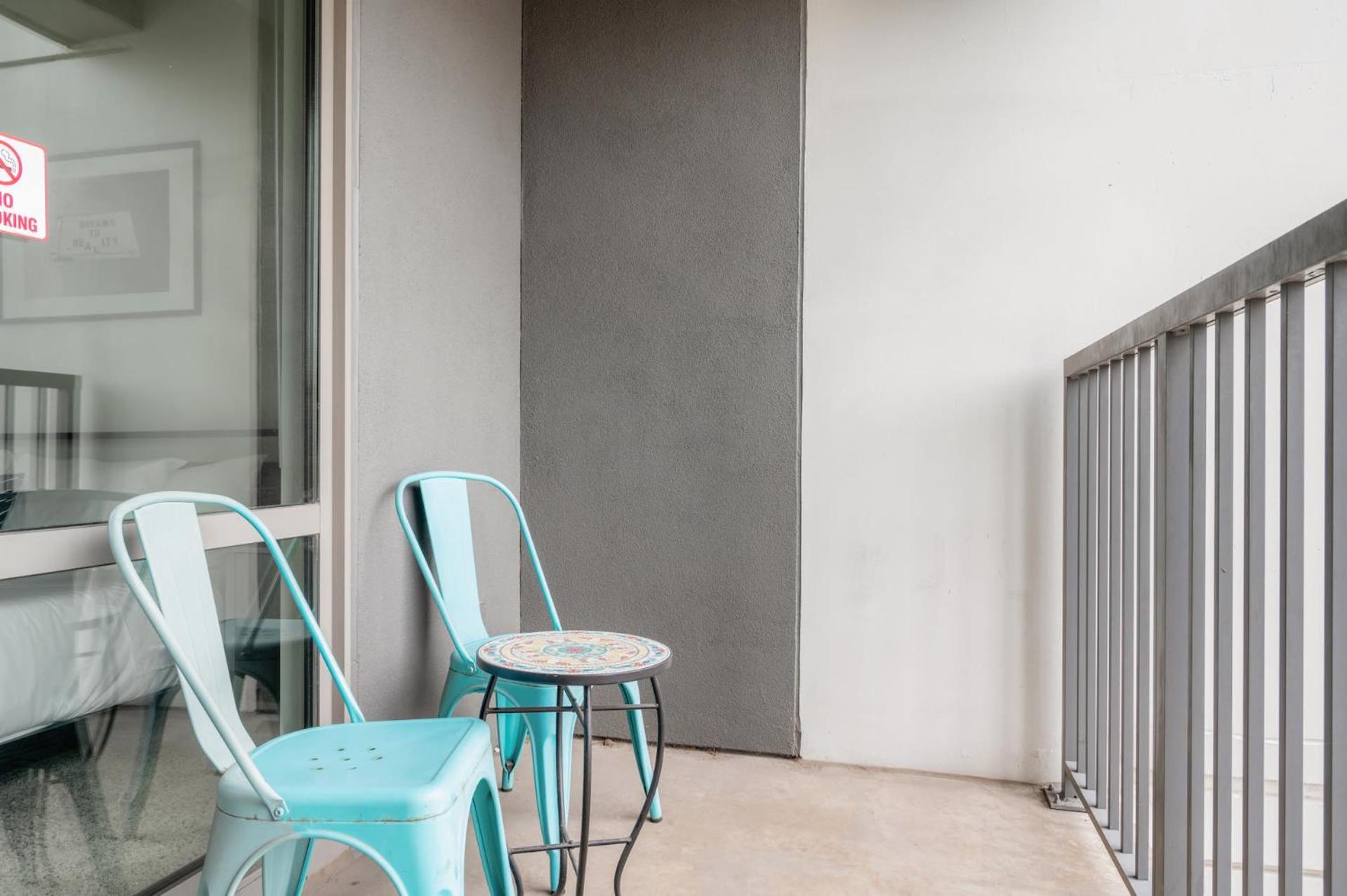 One-Bedroom Apartment (Self Check-in with Virtual Front Desk)