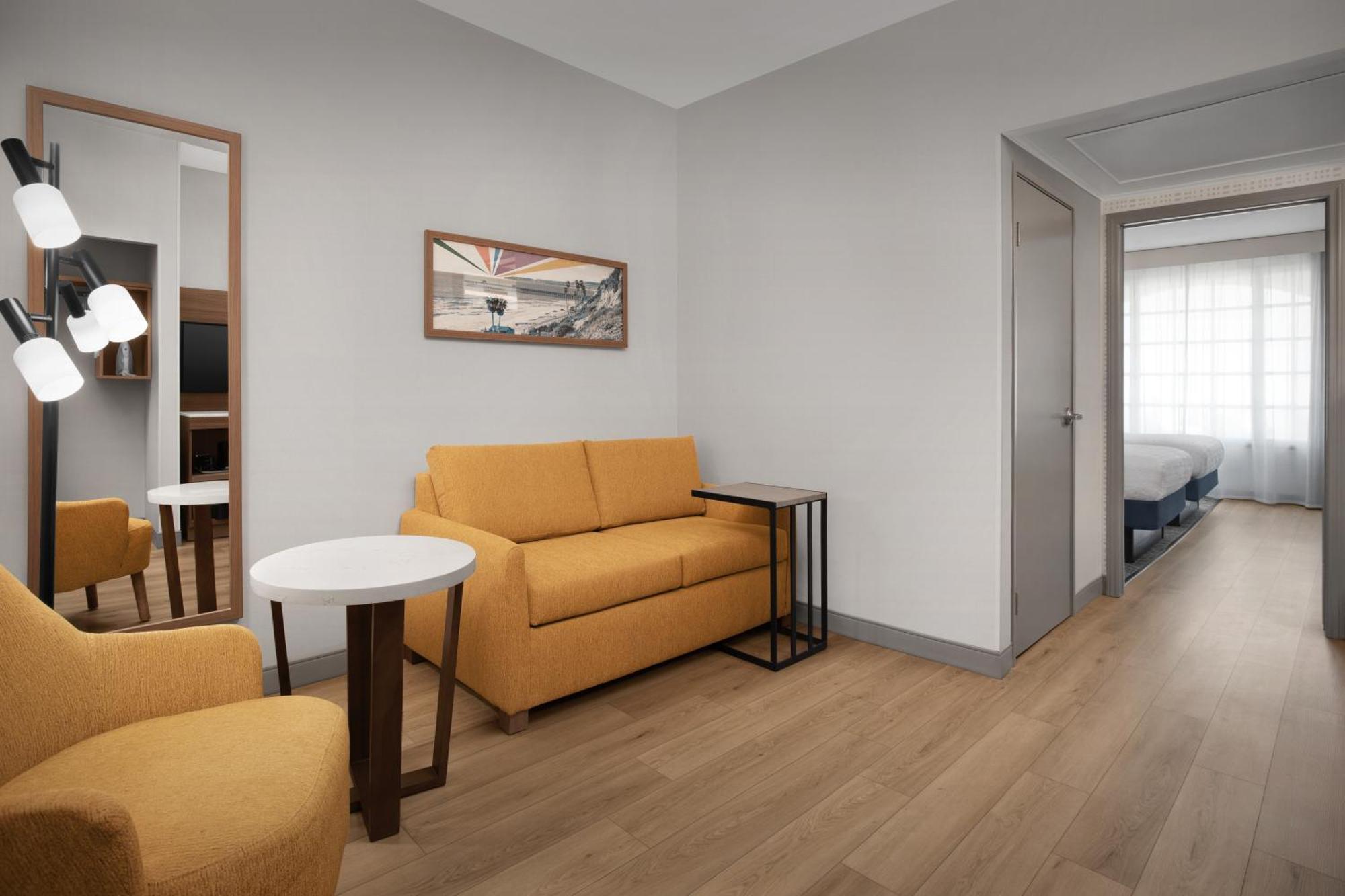 One-Bedroom Suite with Two Double Beds - Non-Smoking