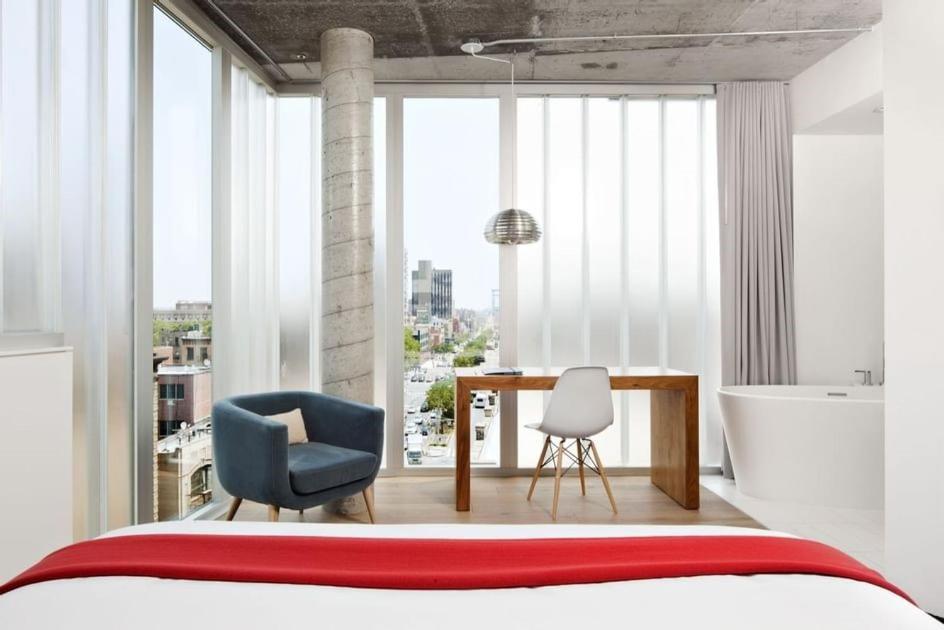 Superior King Corner Room