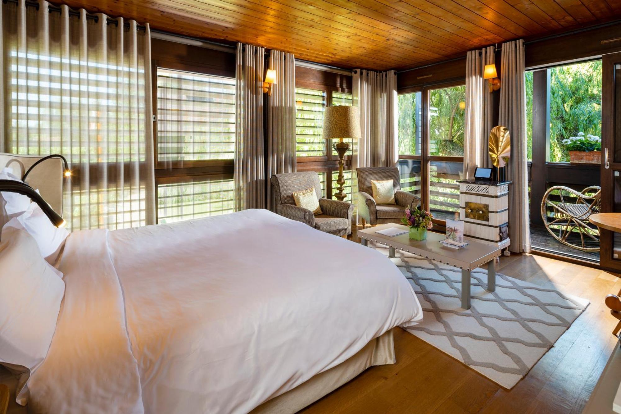 Double Room,1766155134:JPEG