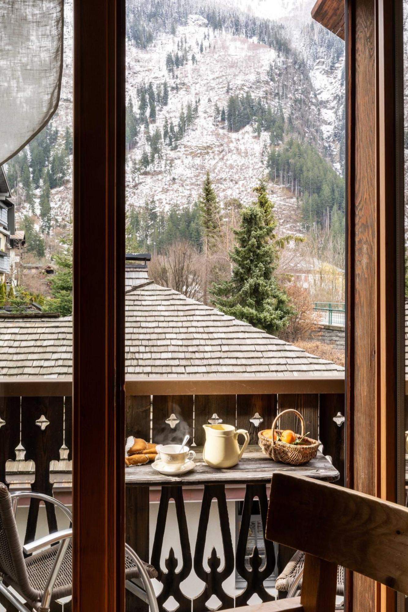 Superior Room Balcony Mountain View