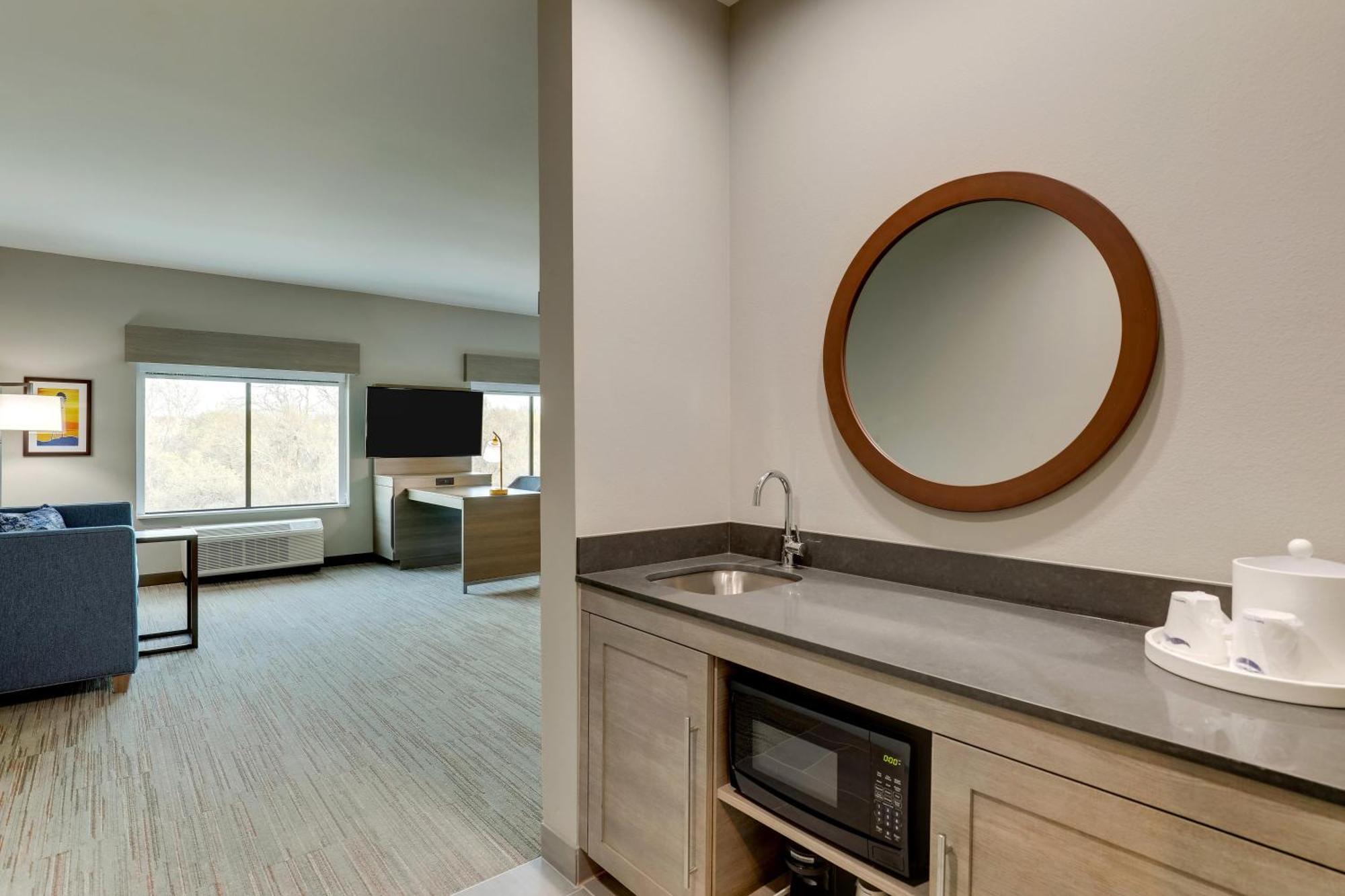 King Studio Suite