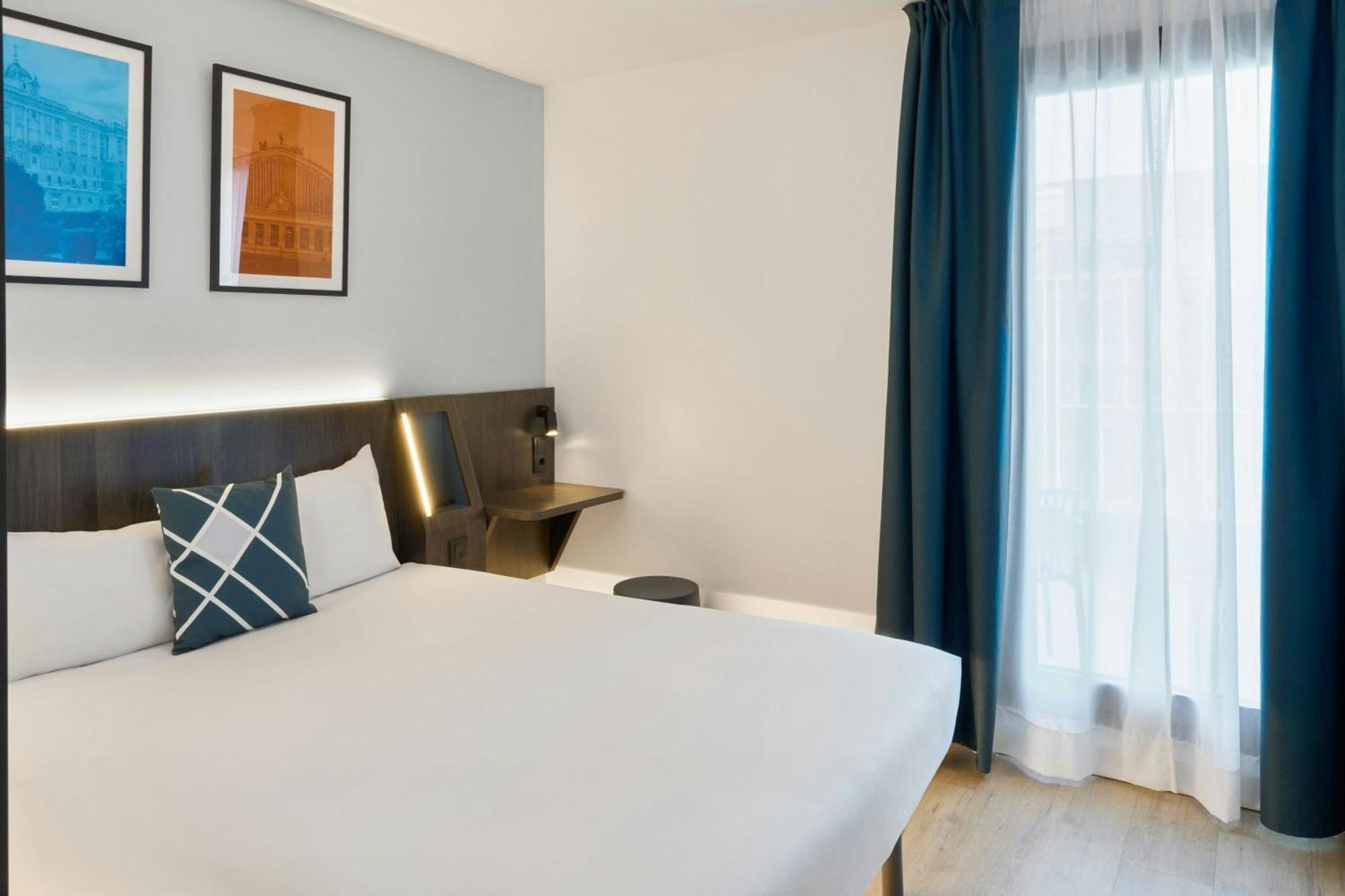 Standard Queen Room Terrace City View