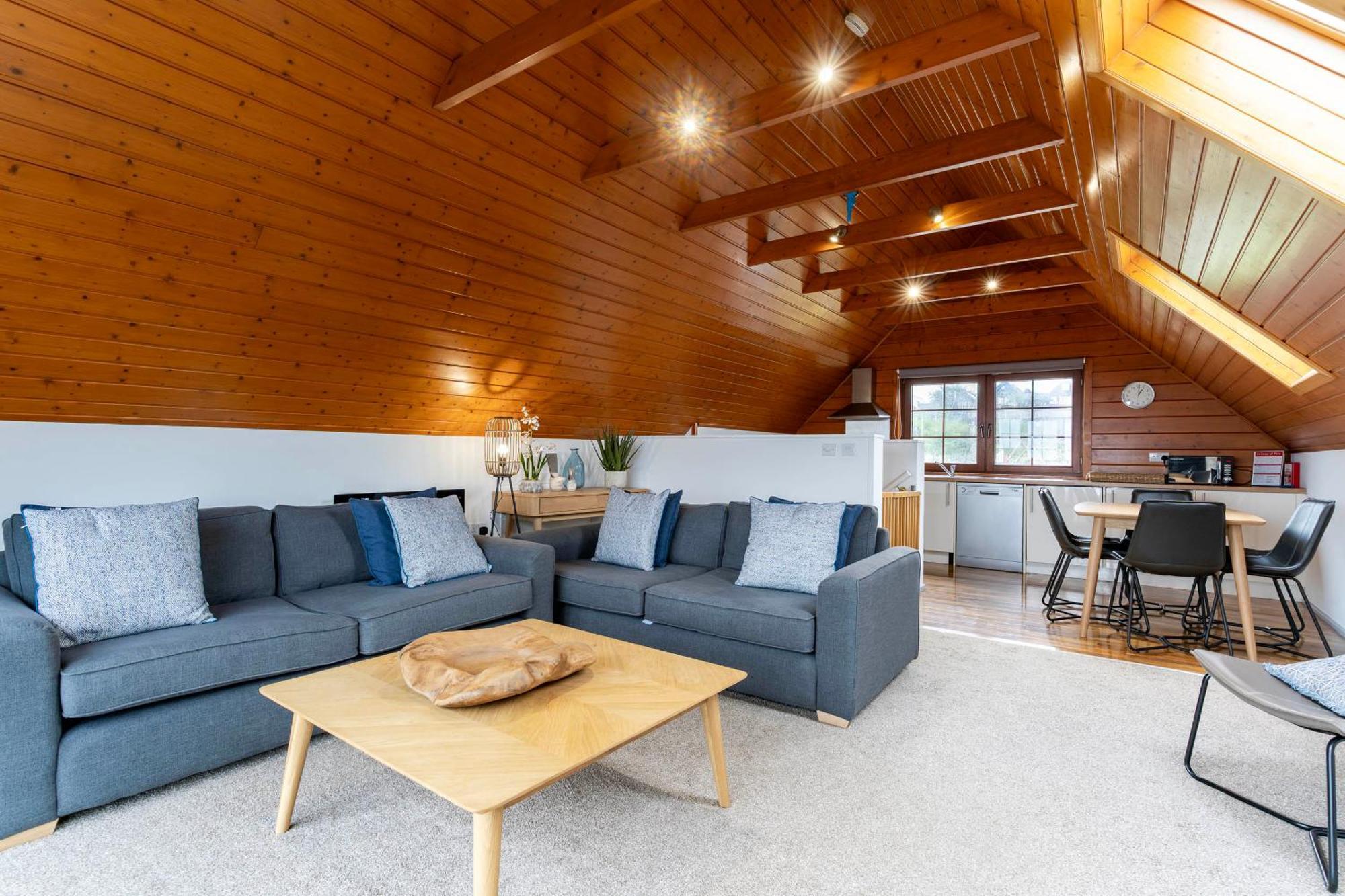 Scandinavian 2 Bedroom Lodge Dog Friendly