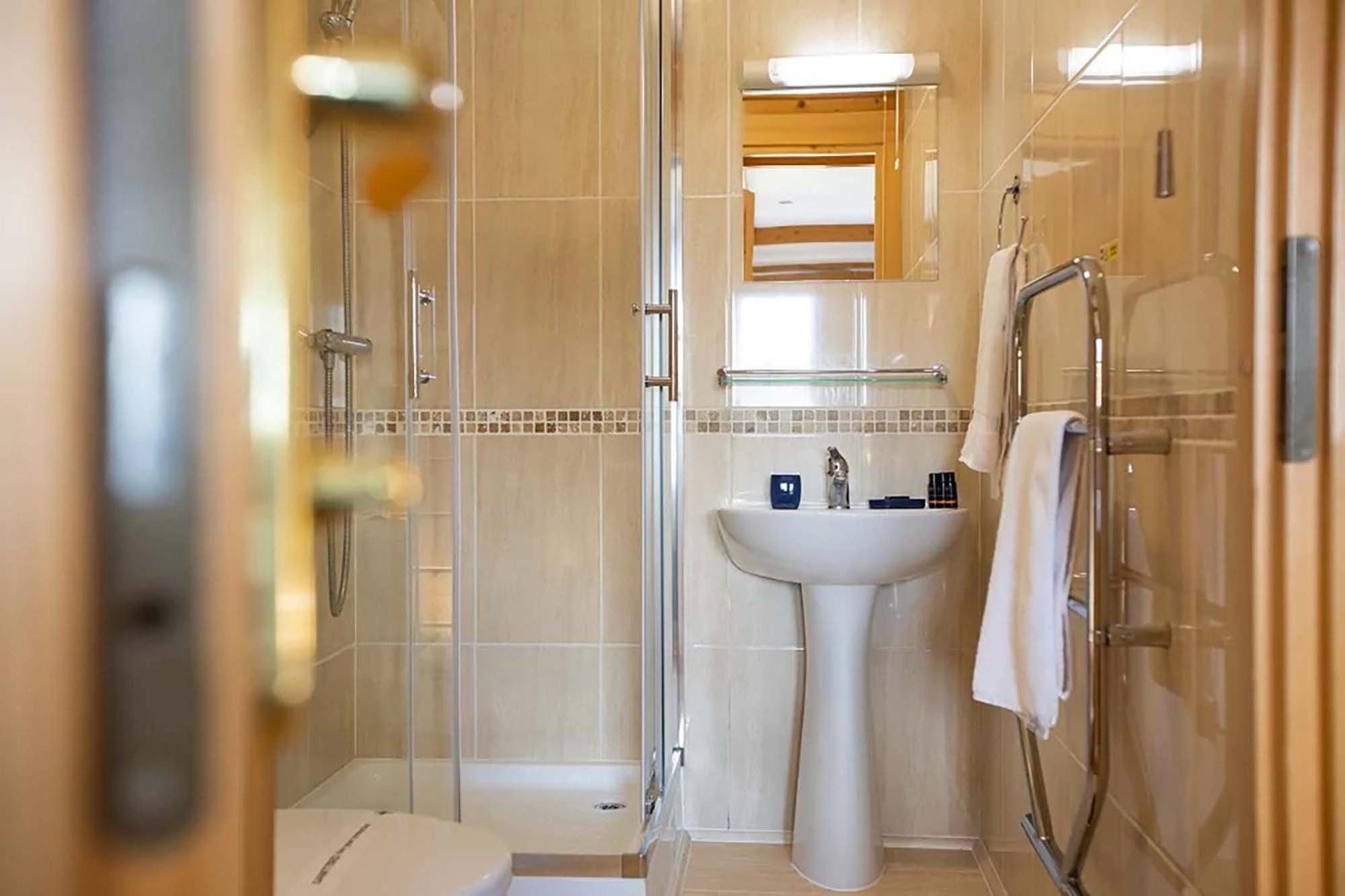 Scandinavian 3 Bedroom Lodge Dog Friendly