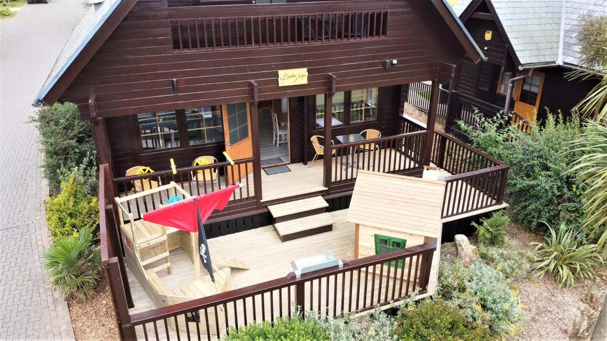 Scandinavian 3 Bedroom Lodge Dog Friendly