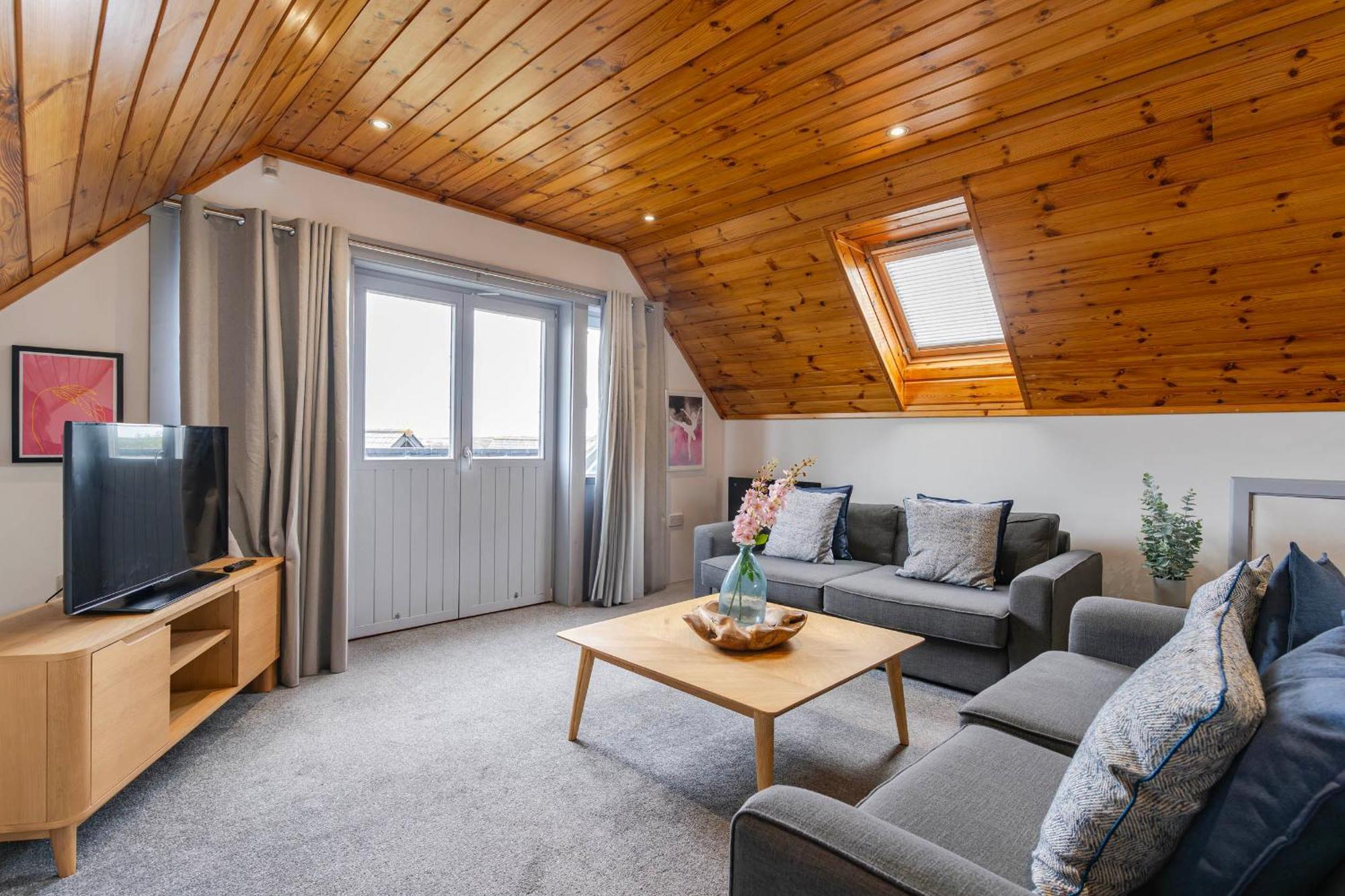 Scandinavian 2 Bedroom Lodge Dog Friendly