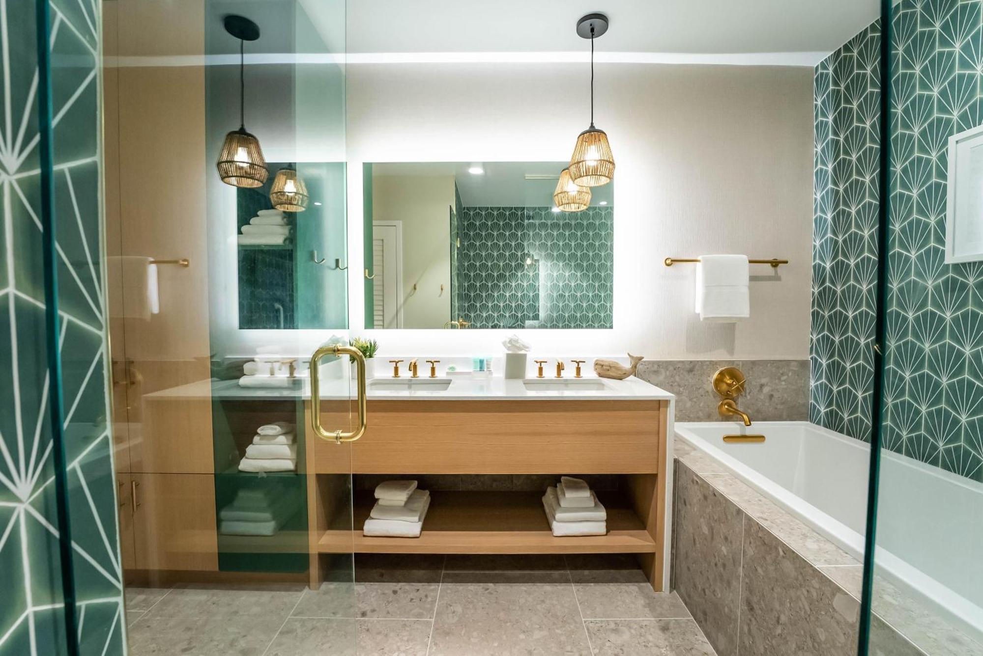 King Room Roll Shower Disability Access