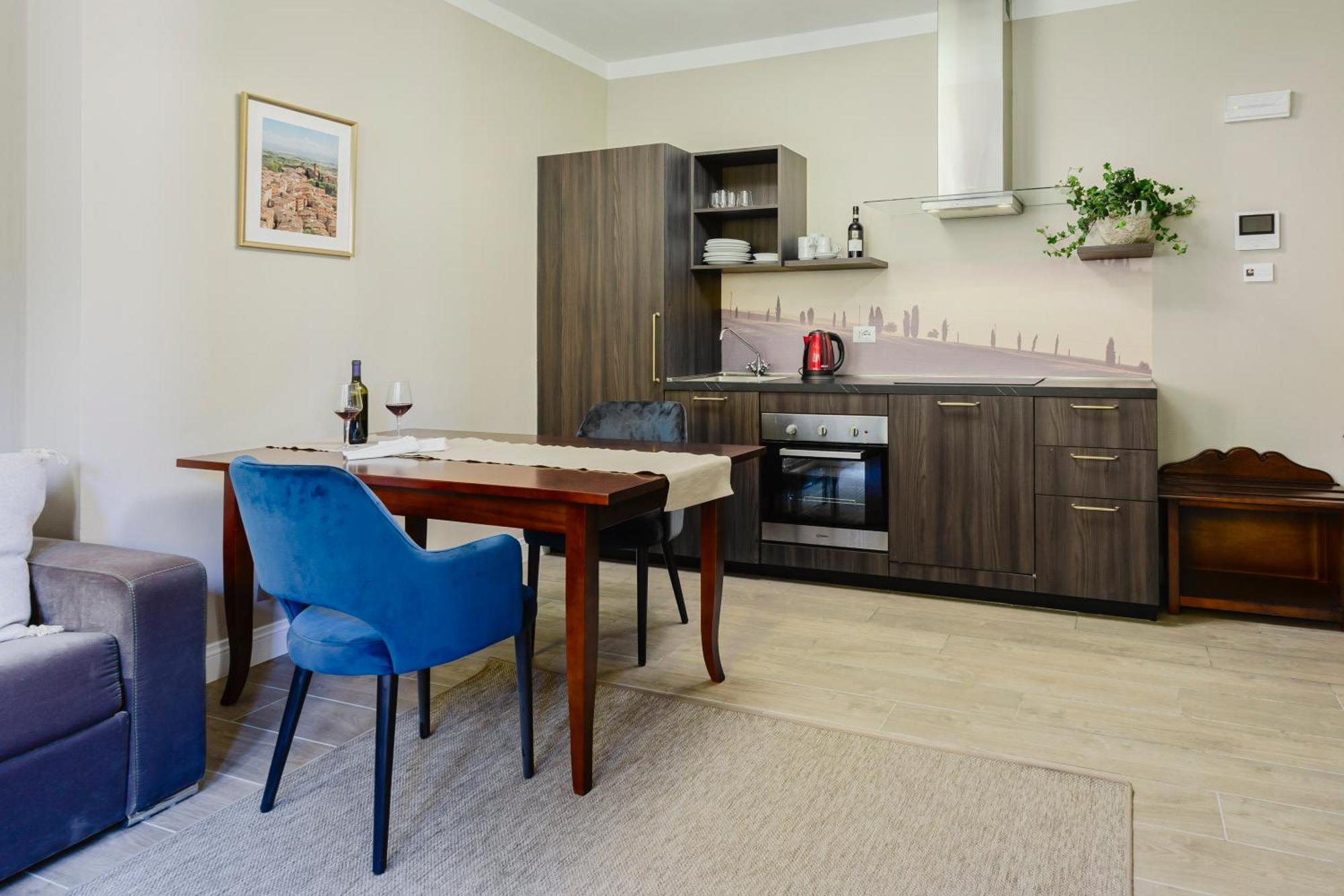 Deluxe Apartment