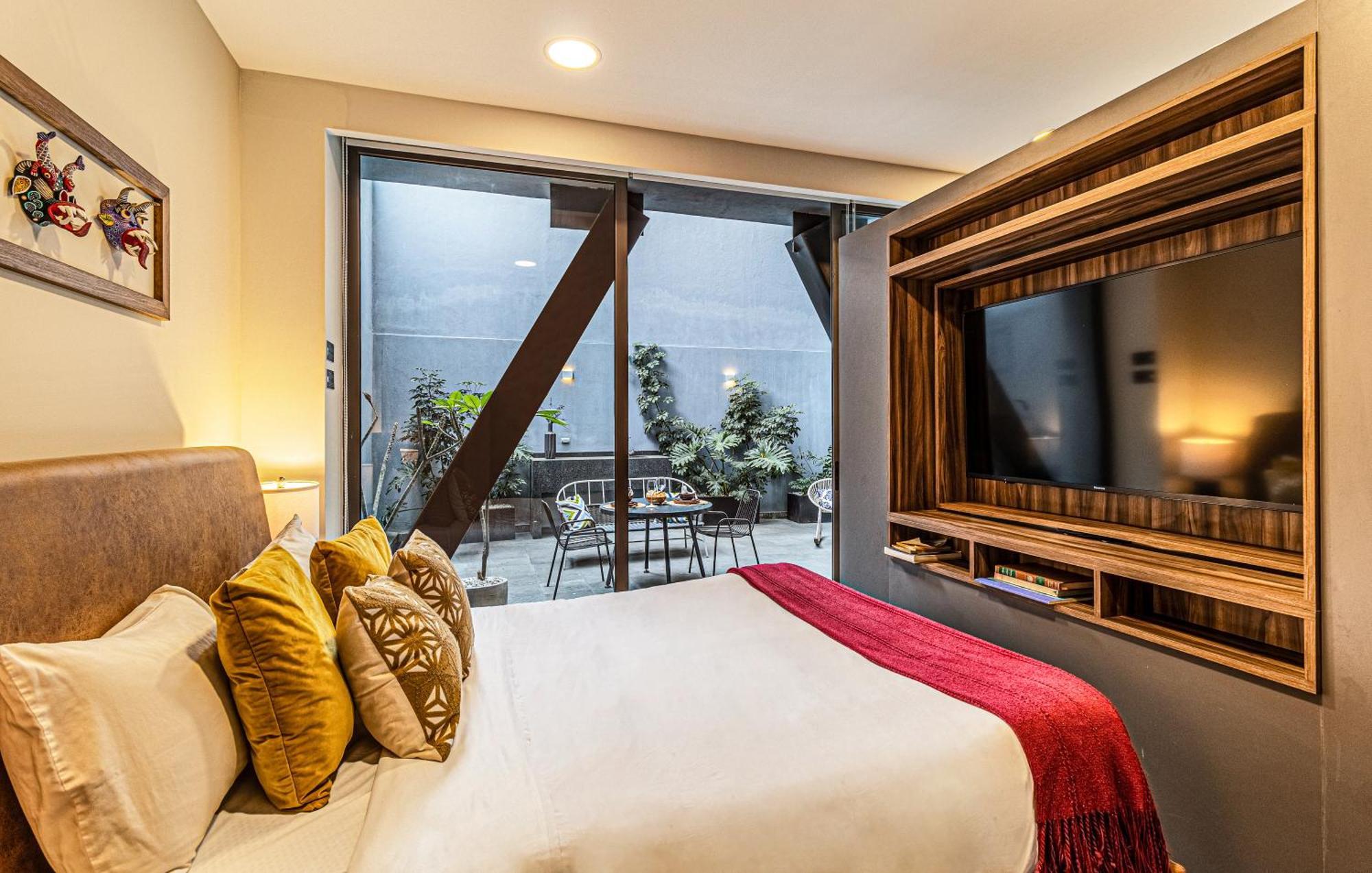 Deluxe one bedroom apartment terrace Ground Floor