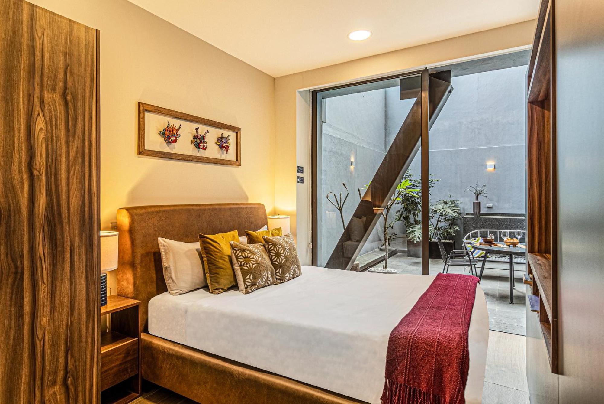Deluxe one bedroom apartment terrace Ground Floor